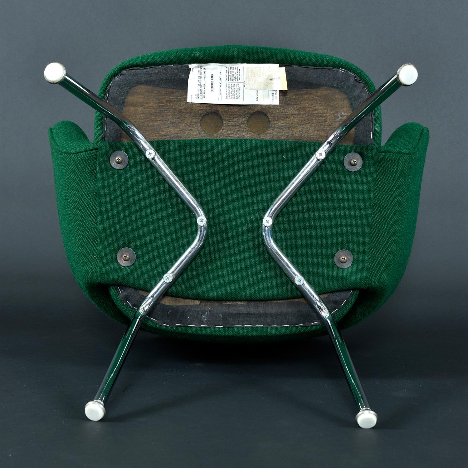 Pair of Emerald Green Eero Saarinen for Knoll Executive Arm Chairs 1