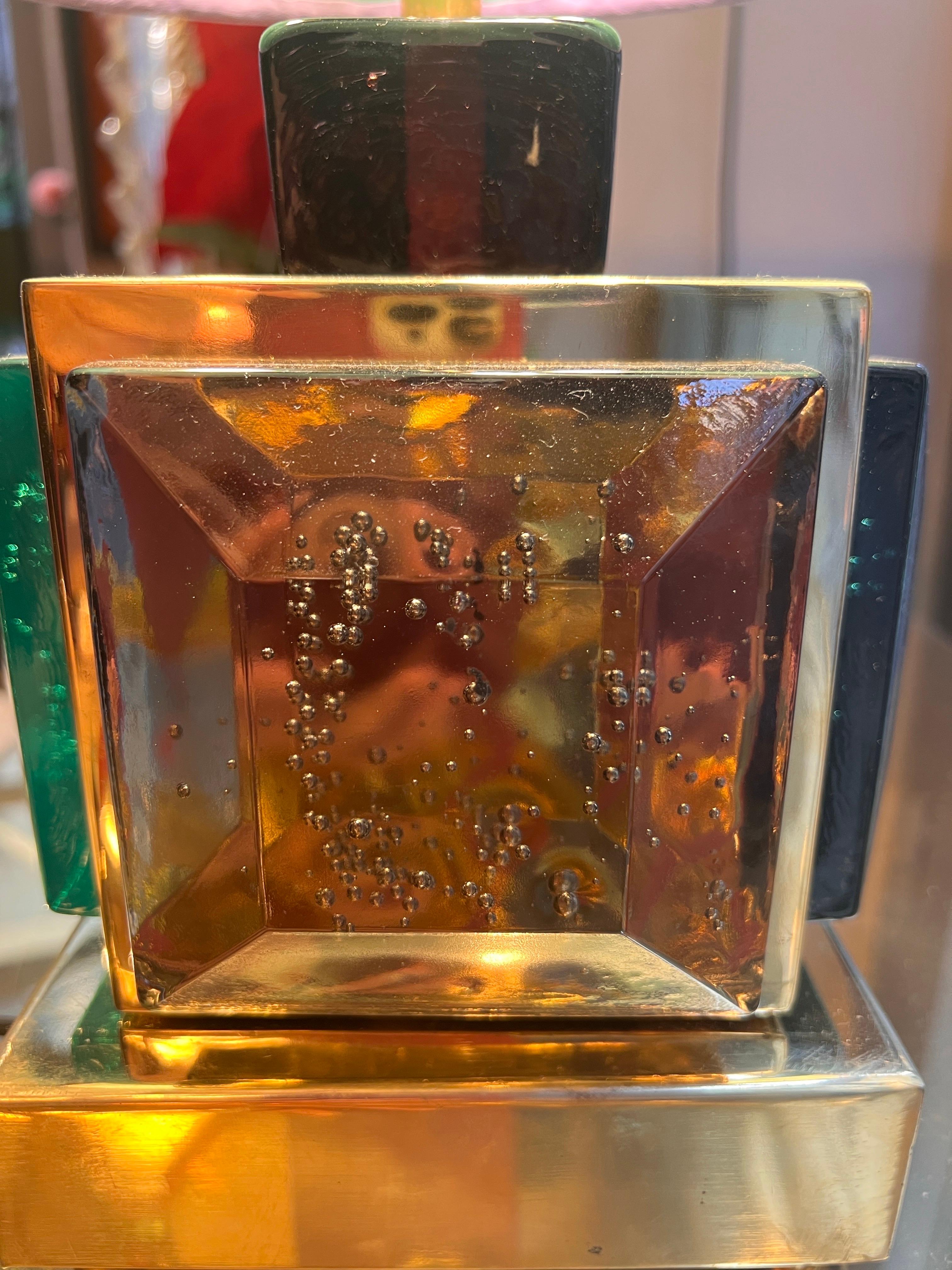 Ottone Coppia di lampade da tavolo in vetro di Murano verde smeraldo con i nostri paralumi cuciti a mano 1980 in vendita