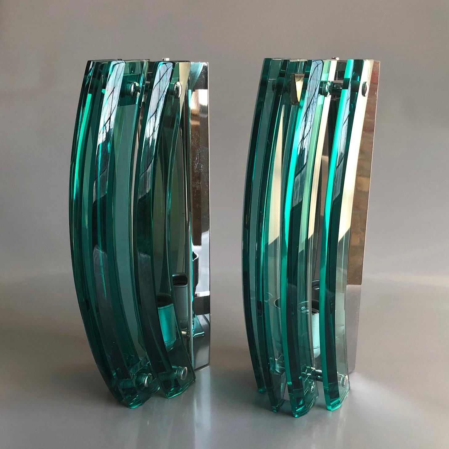 Pair of Emerald Green Murano Glass Wall Lights, Florence Italy 1970s In Good Condition For Sale In  Budapest, HU