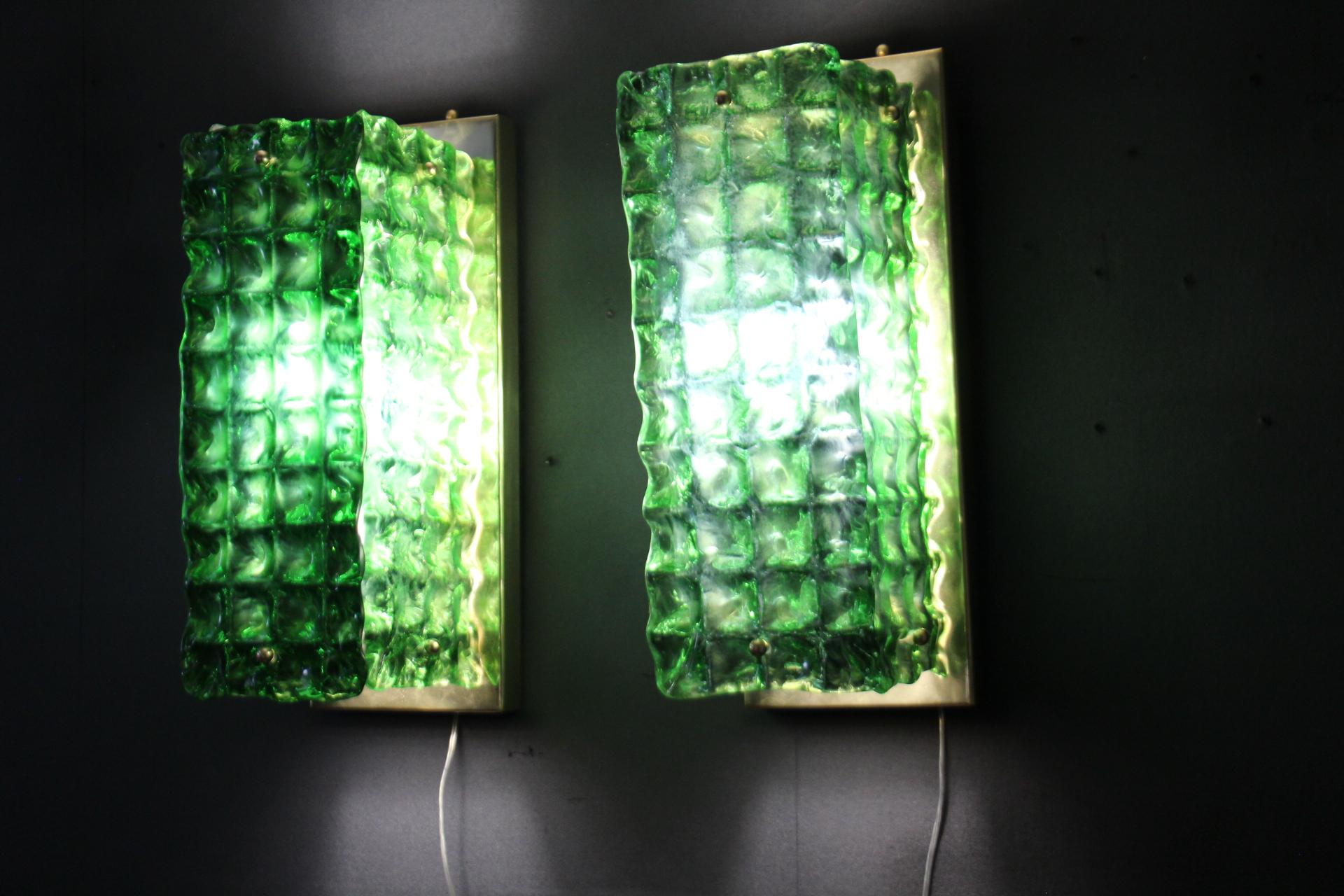 Pair of Emerald Green Textured Murano Glass Wall Lights , Mazzega Style  For Sale 7