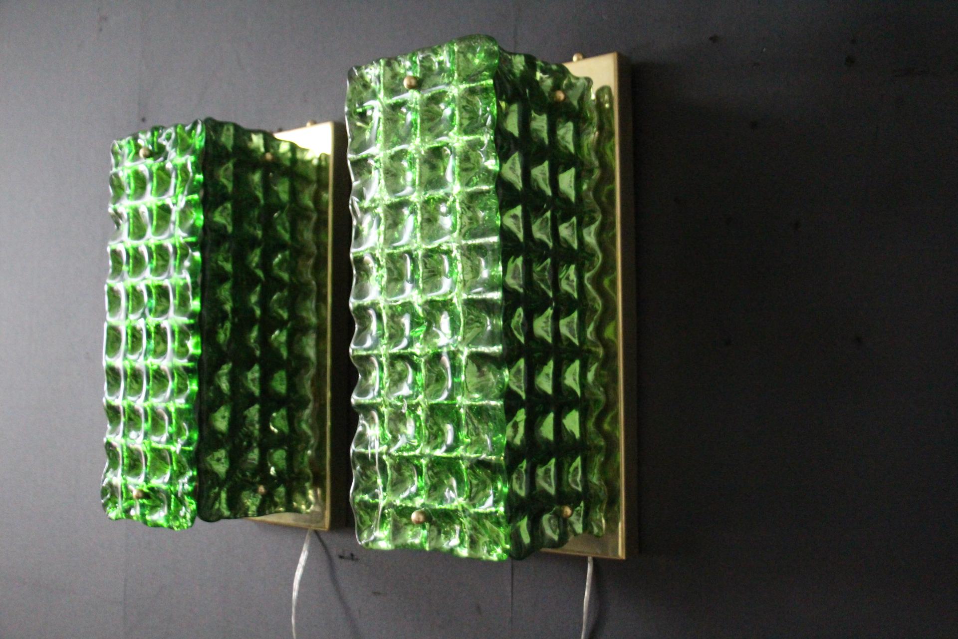 Pair of Emerald Green Textured Murano Glass Wall Lights , Mazzega Style  For Sale 1