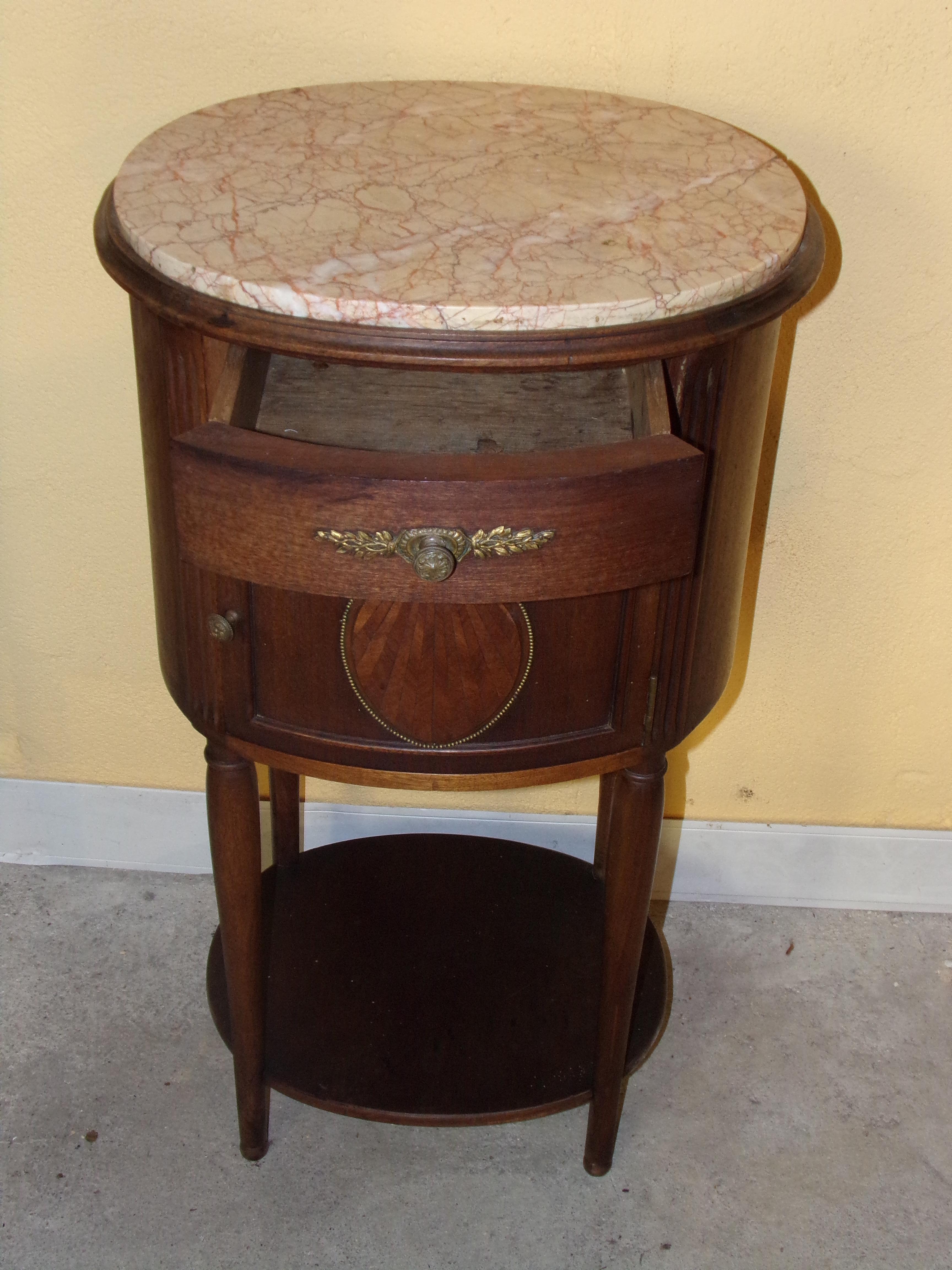 Early 20th Century Pair of Empire Bedside Cabinets For Sale