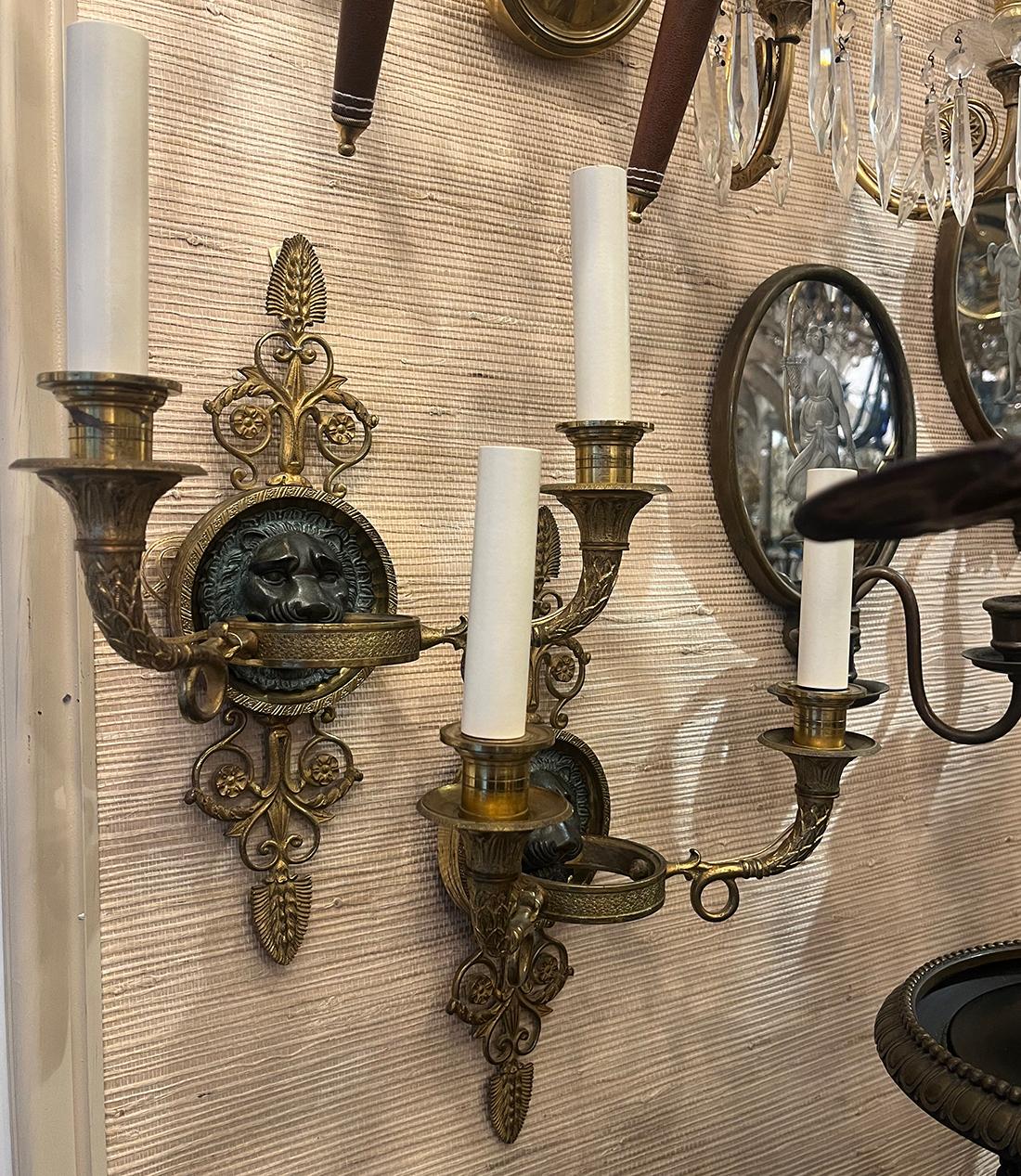 Inizio XX secolo Coppia di lampade impero in bronzo in vendita