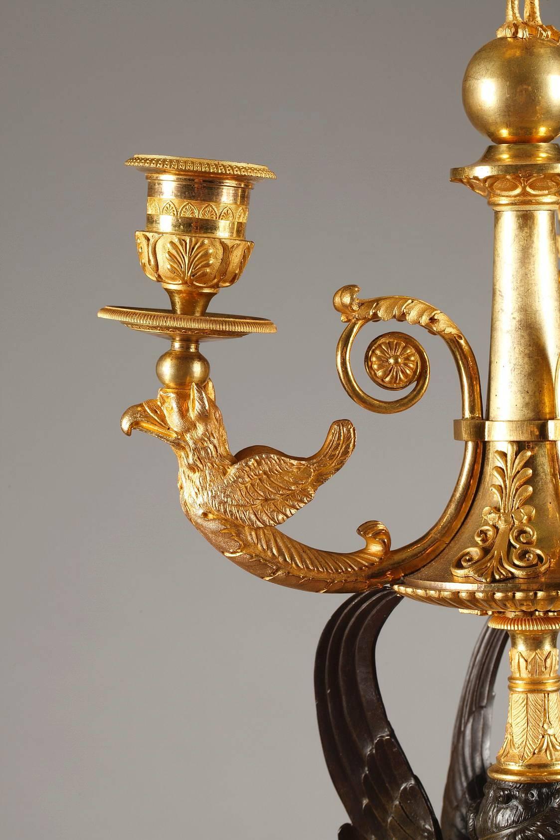 Début du XIXe siècle Paire de candélabres Empire à trois branches en bronze en vente