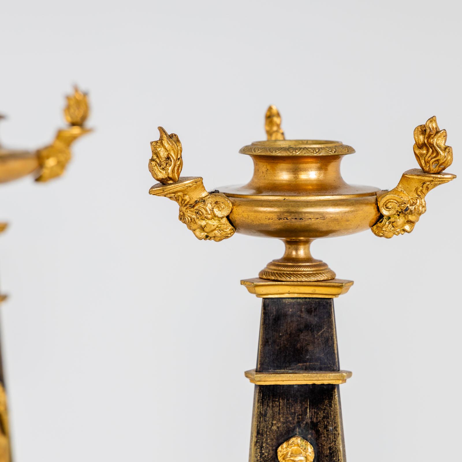 Coppia di candelieri Impero, inizio XIX secolo In condizioni discrete in vendita a Greding, DE