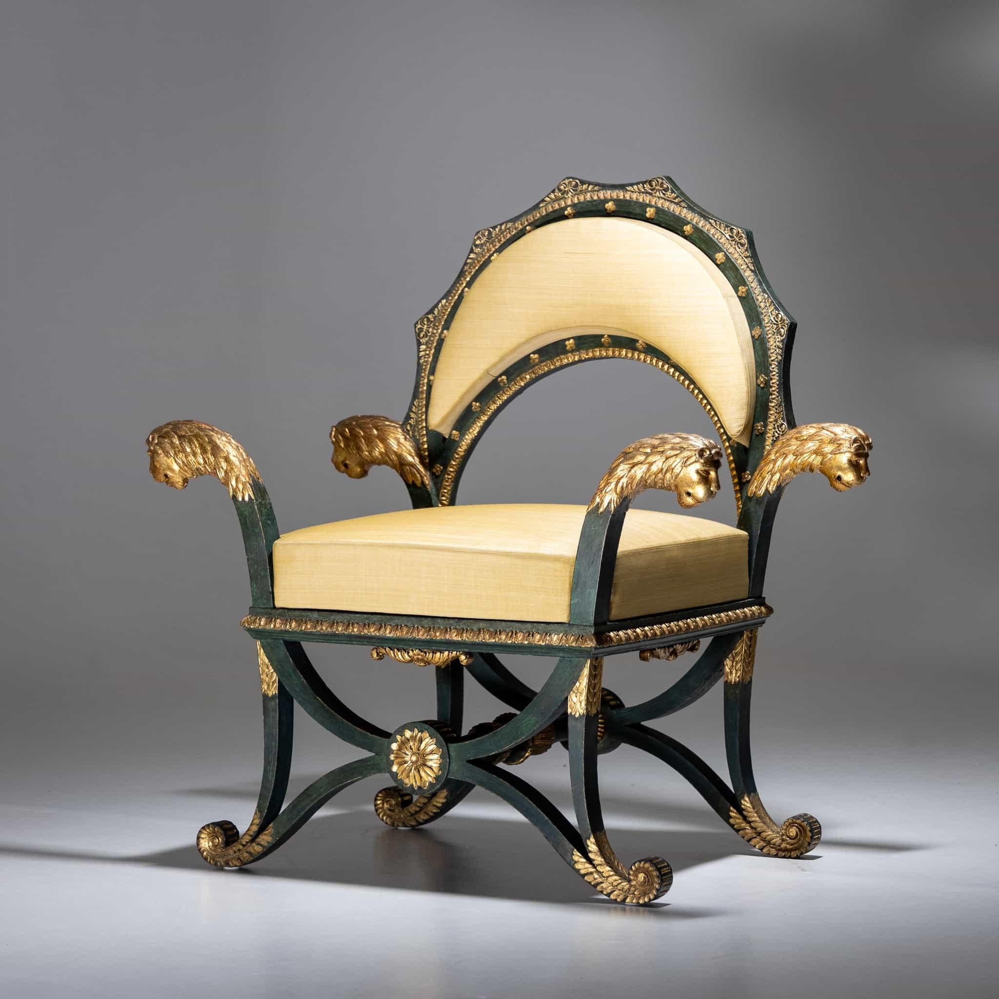 Paar Empire Fauteuils 'd'Officier' mit Löwenköpfen, Budapest, um 1805-1810 im Zustand „Gut“ im Angebot in New York, NY