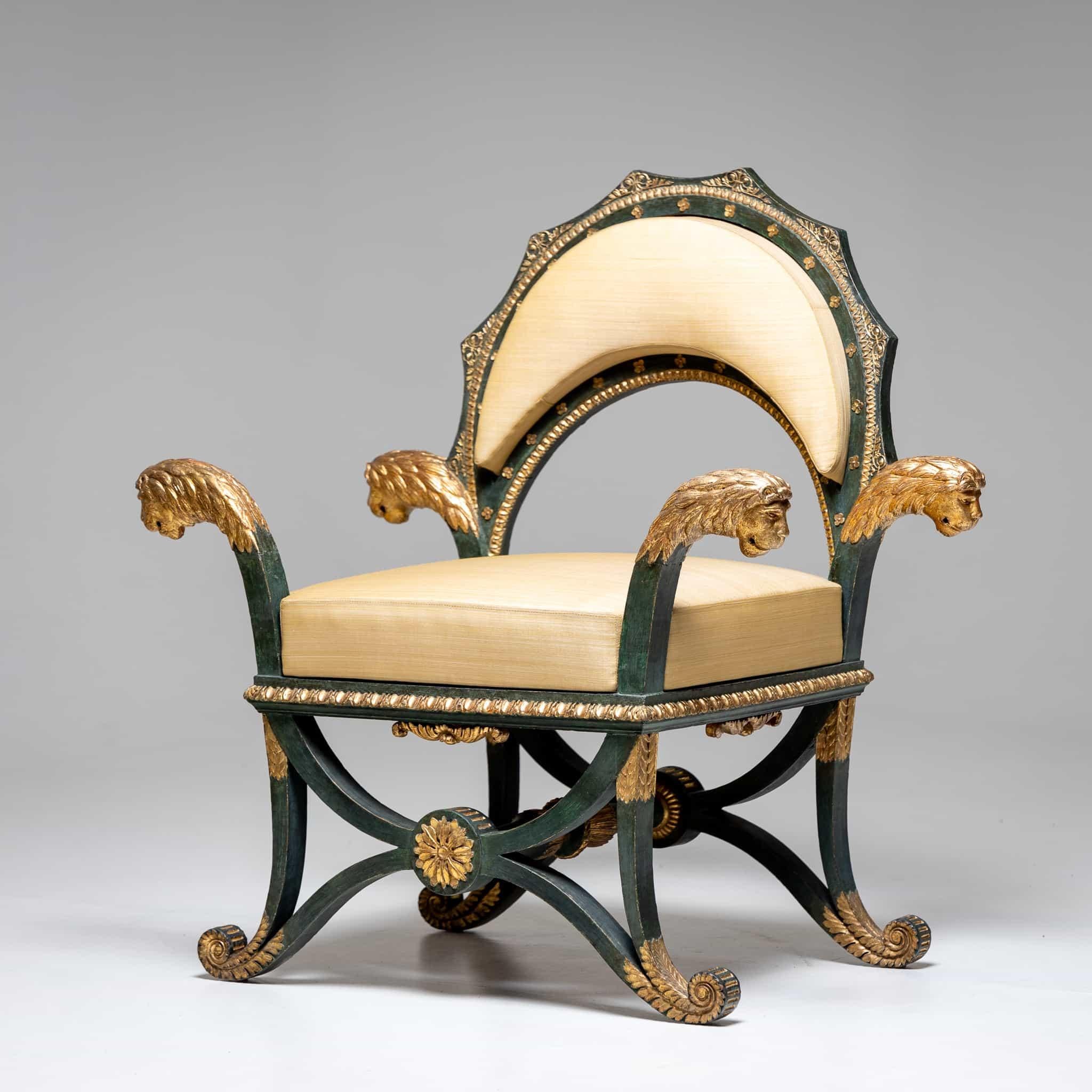Paar Empire Fauteuils 'd'Officier' mit Löwenköpfen, Budapest, um 1805-1810 im Angebot 1