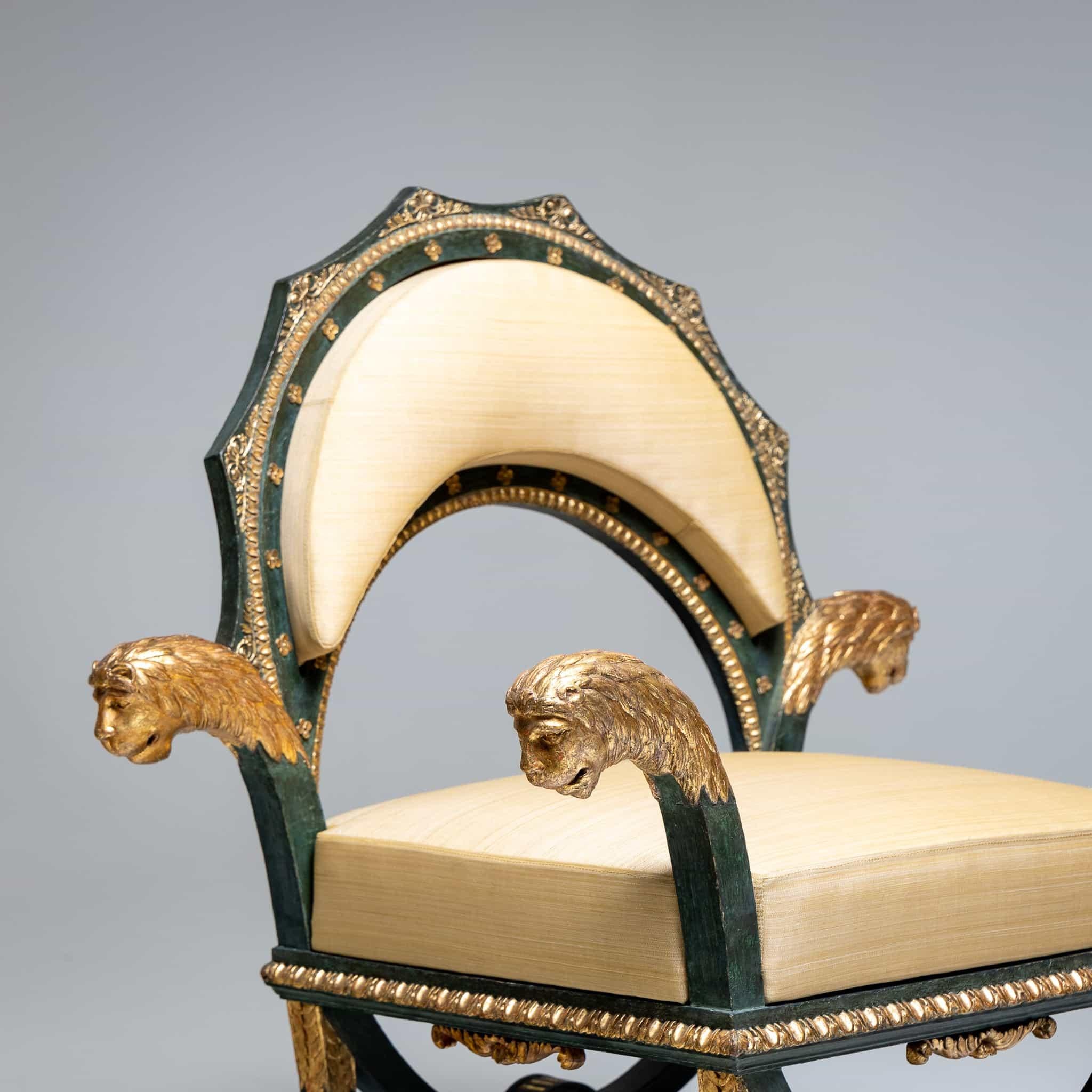 Paar Empire Fauteuils 'd'Officier' mit Löwenköpfen, Budapest, um 1805-1810 im Angebot 2