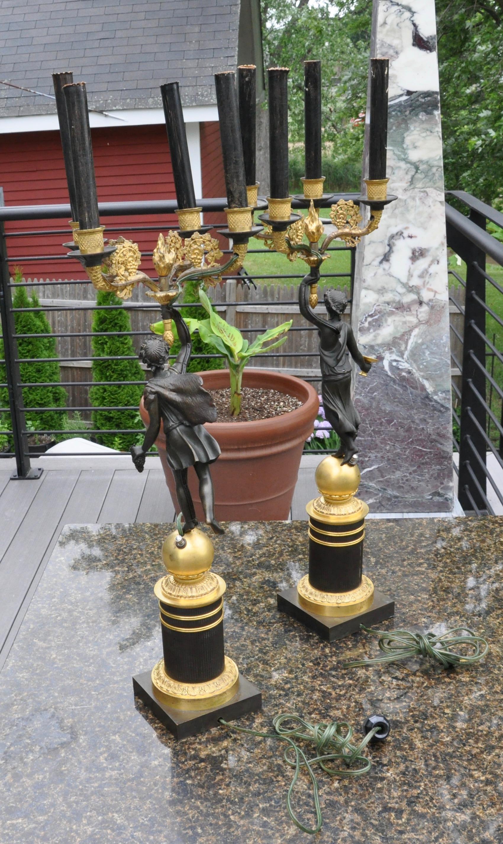 Paire de candélabres Empire en bronze doré et patiné en vente 3