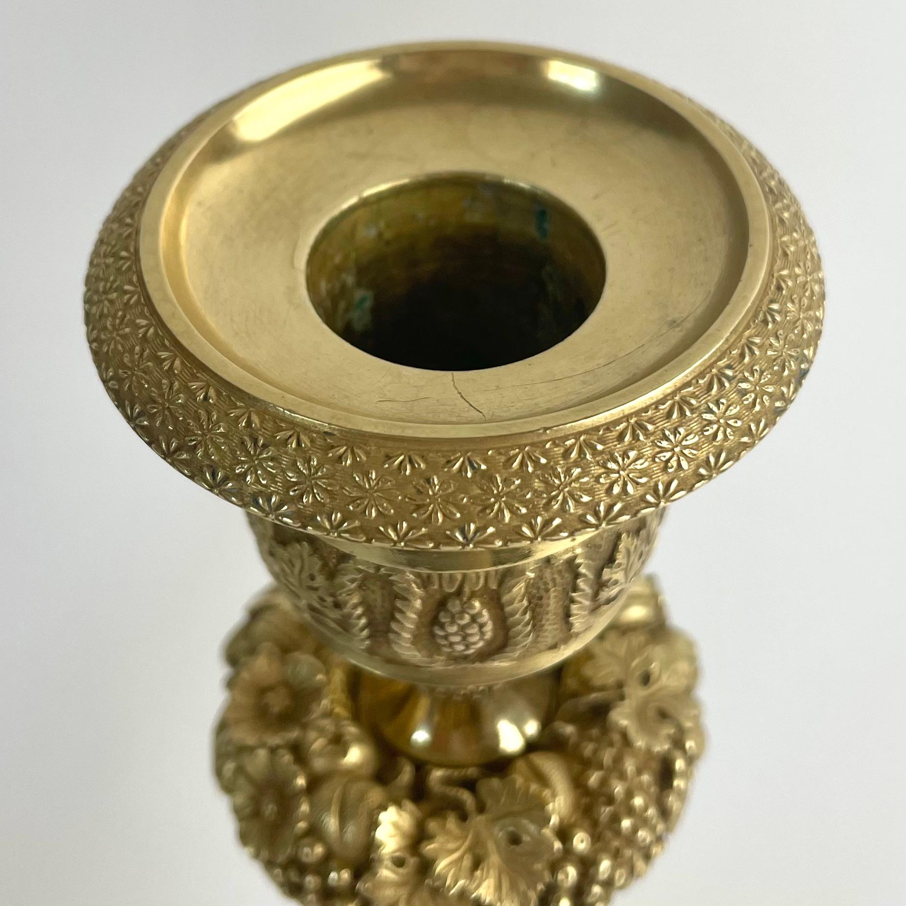 Paar Empire-Leuchter aus vergoldeter Bronze, signiert Gérard-Jean Galle, Paris, 1810er Jahre im Angebot 3