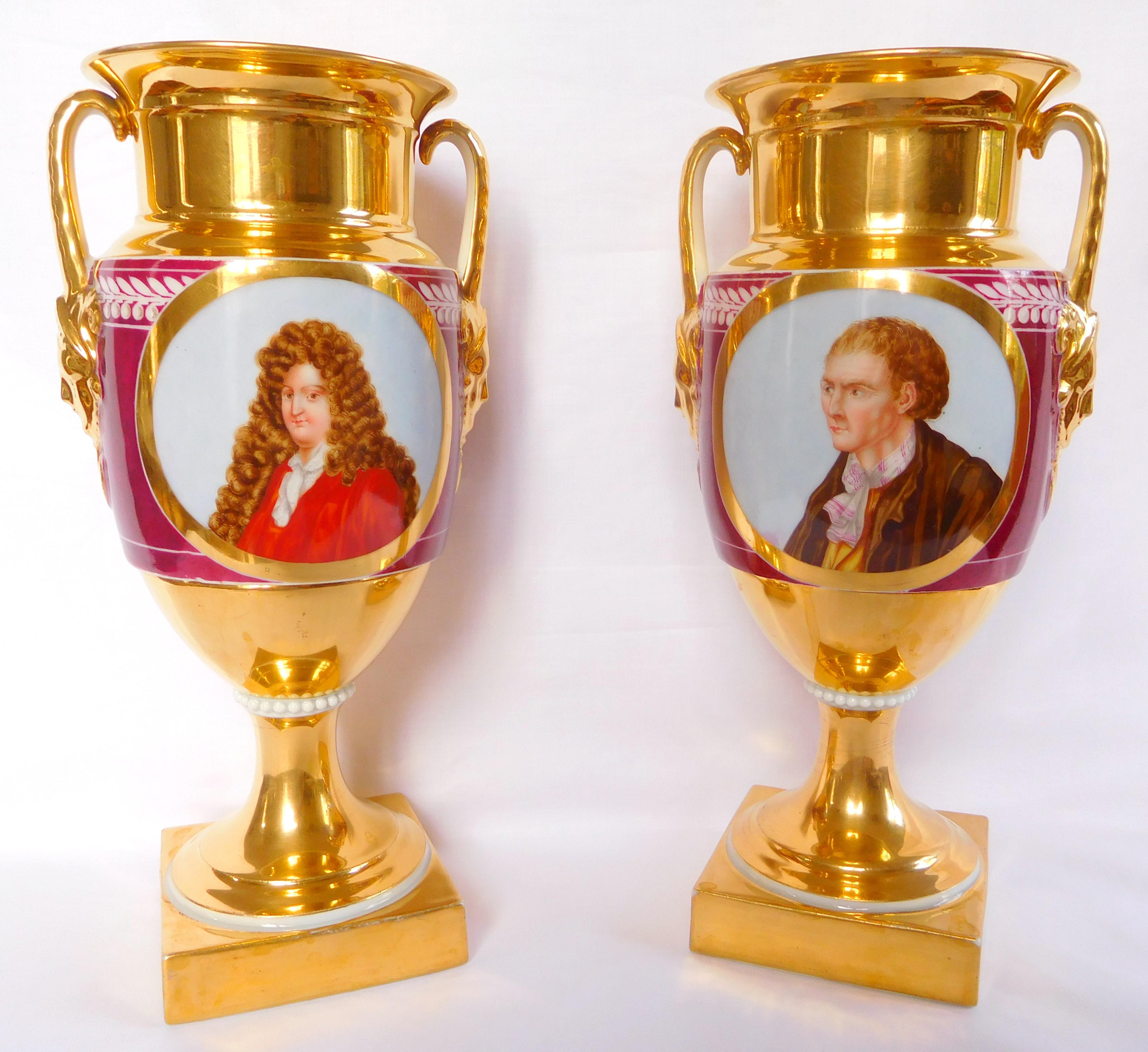 Pair of Empire Paris polychrome porcelain vases, early 19th century circa 1830 In Good Condition For Sale In GRENOBLE, FR