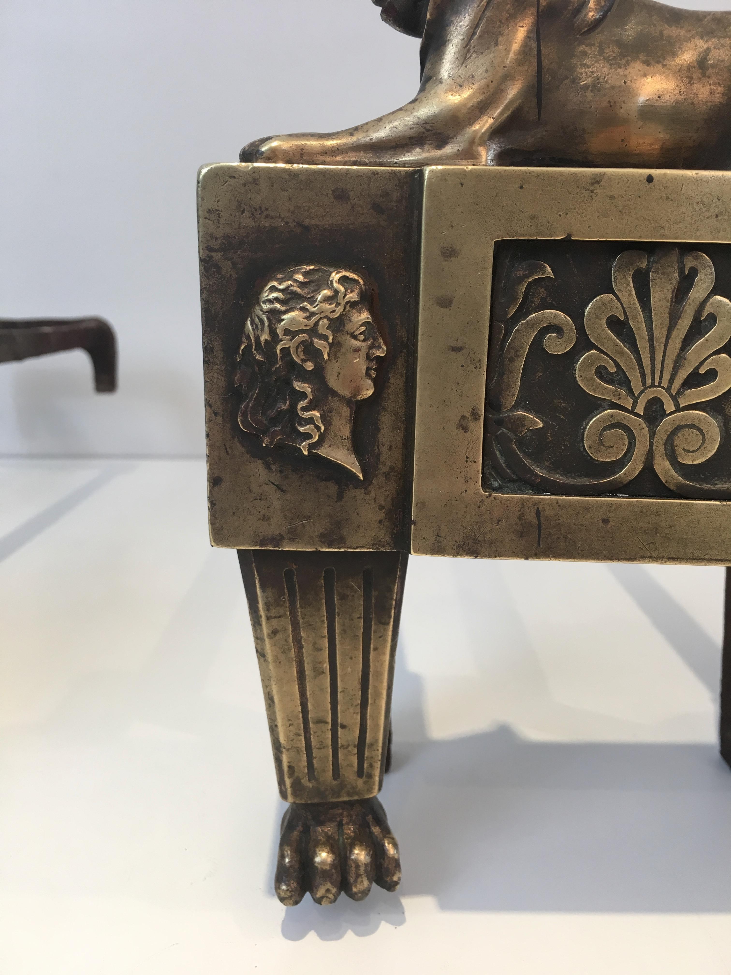Paar Bronze-Andirons mit Löwen aus der Empirezeit:: französisch:: um 1850 im Angebot 12