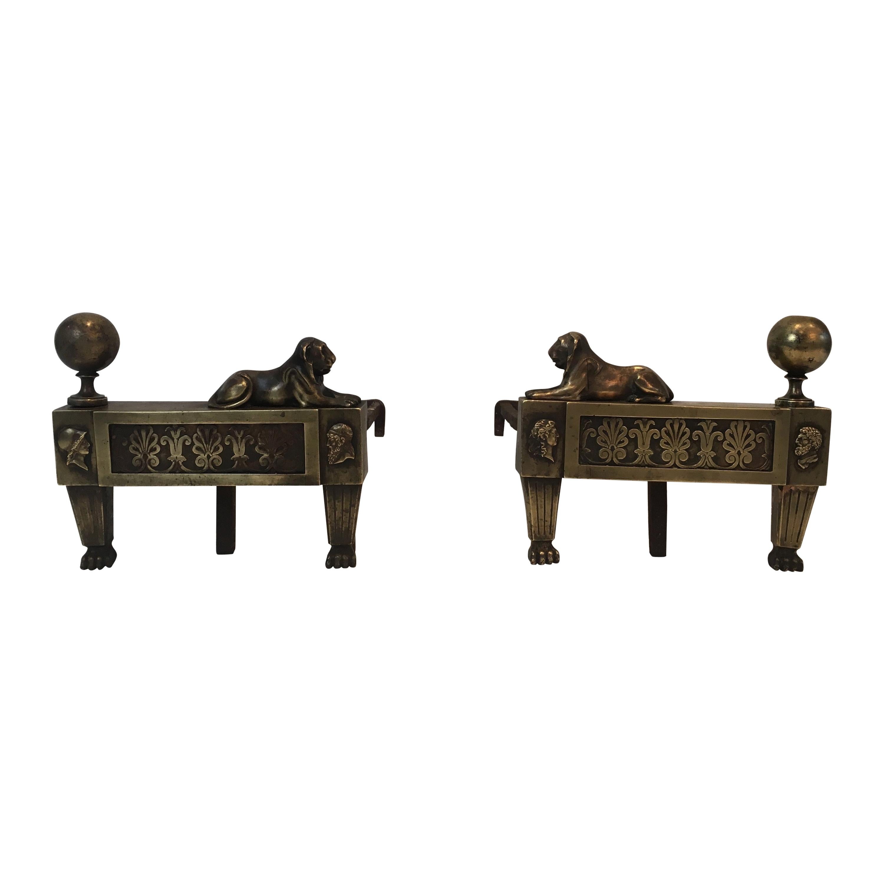 Paire de chenets d'époque Empire en bronze avec lions:: français:: vers 1850