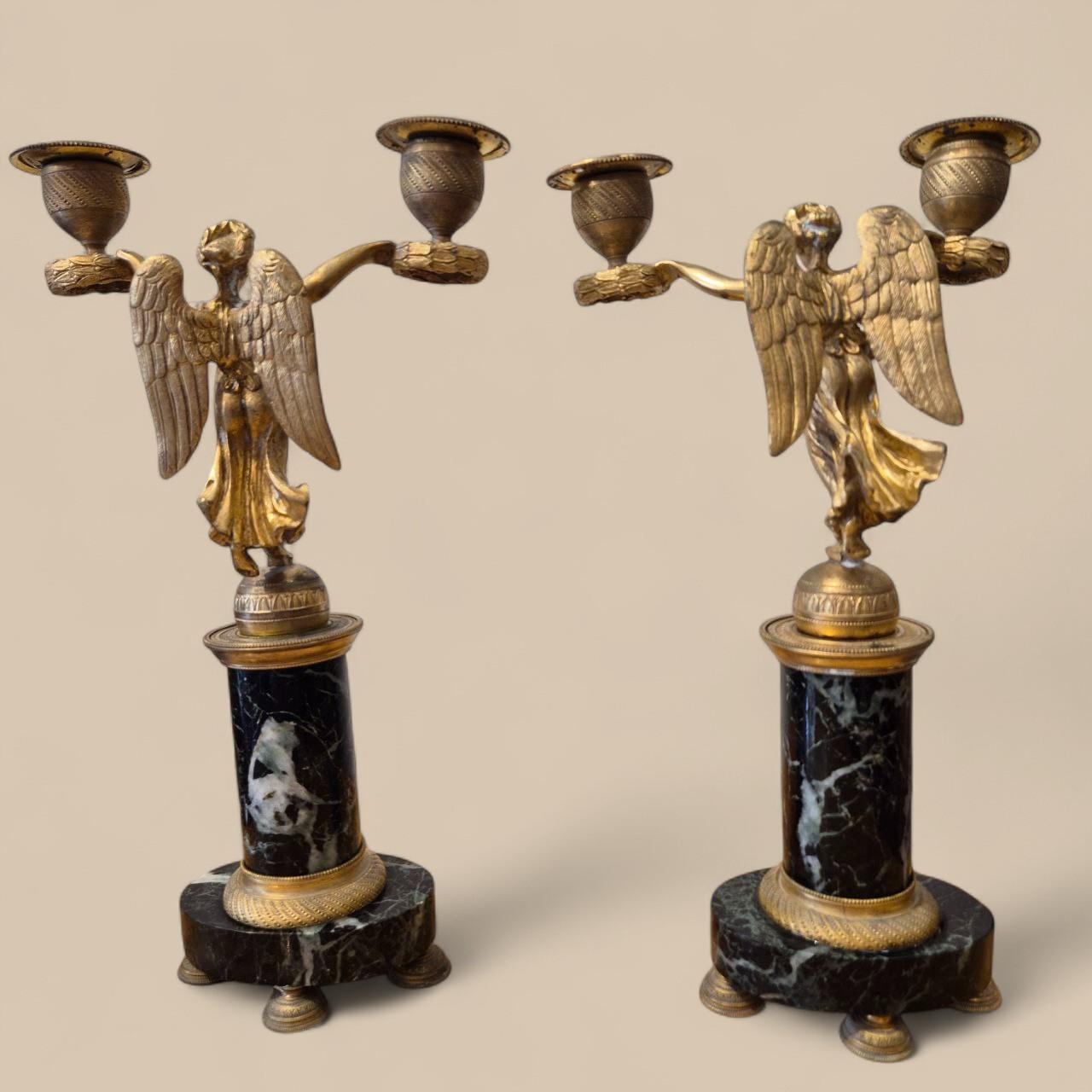 Pair of Empire-period Victory candelabra in marble and gilt bronze, circa 1800 For Sale 2