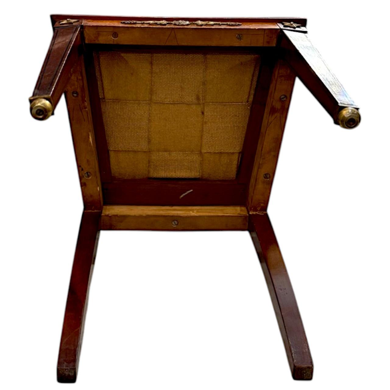 Paire de chaises d'appoint Empire, 19e siècle en vente 2