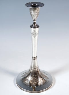 Par de candelabros de plata imperio, decoración floral, Johann Gutmann, Viena, 1804