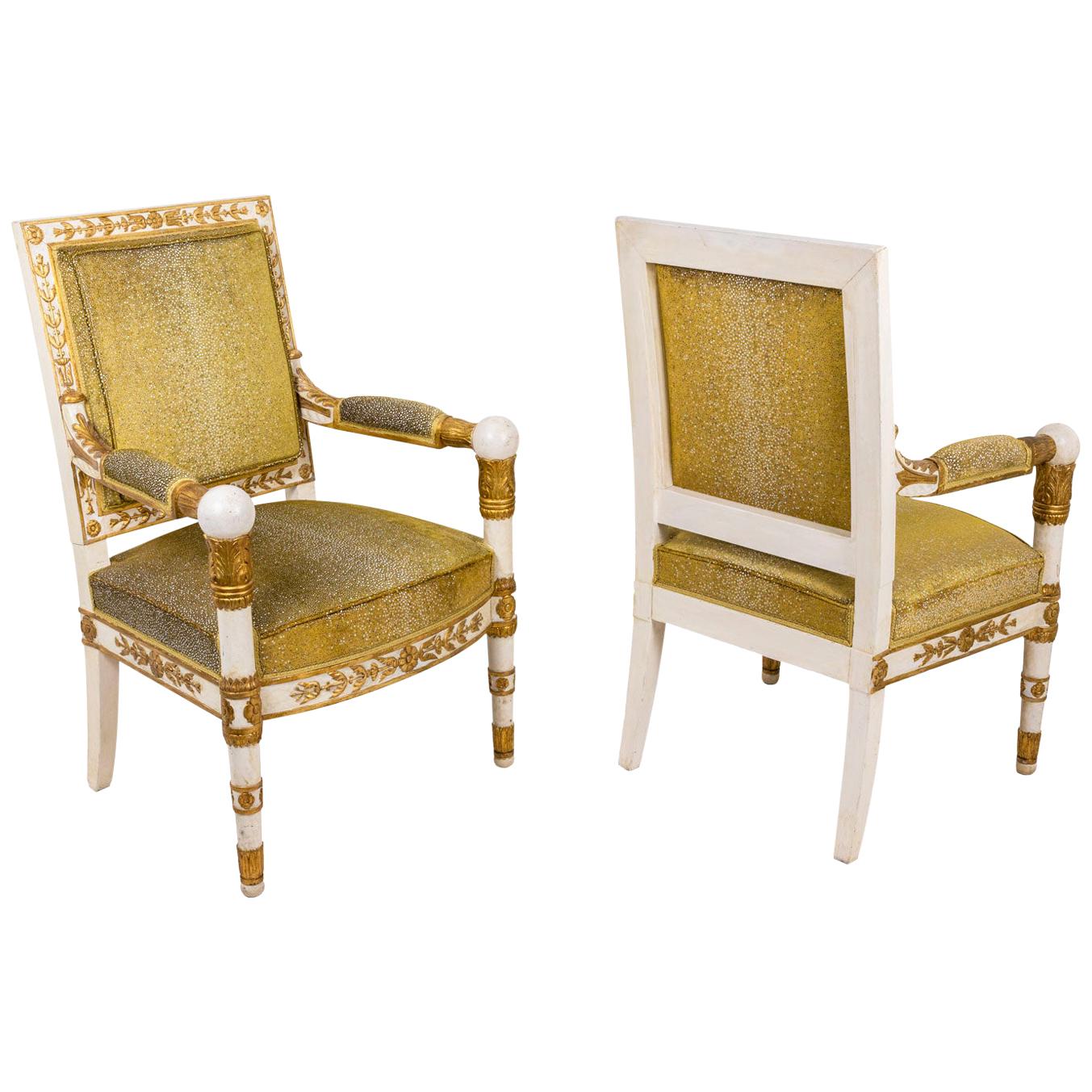 Paar Sessel im Empire-Stil aus vergoldetem und weißem Holz, 1950er Jahre im Angebot