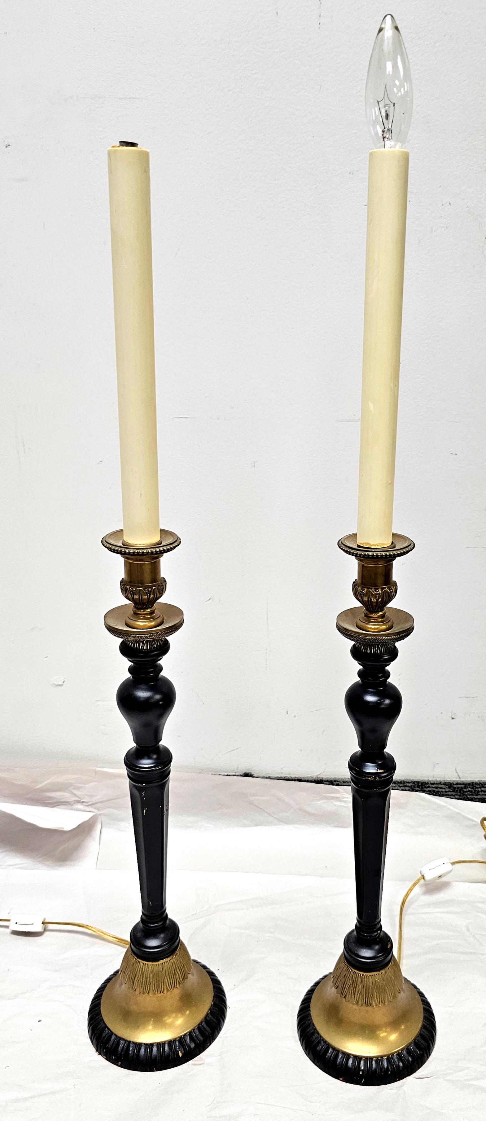 Ein Paar von Empire-Stil Messing und ebonisiert Kerzenhalter Buffet Lampen 
Misst 5