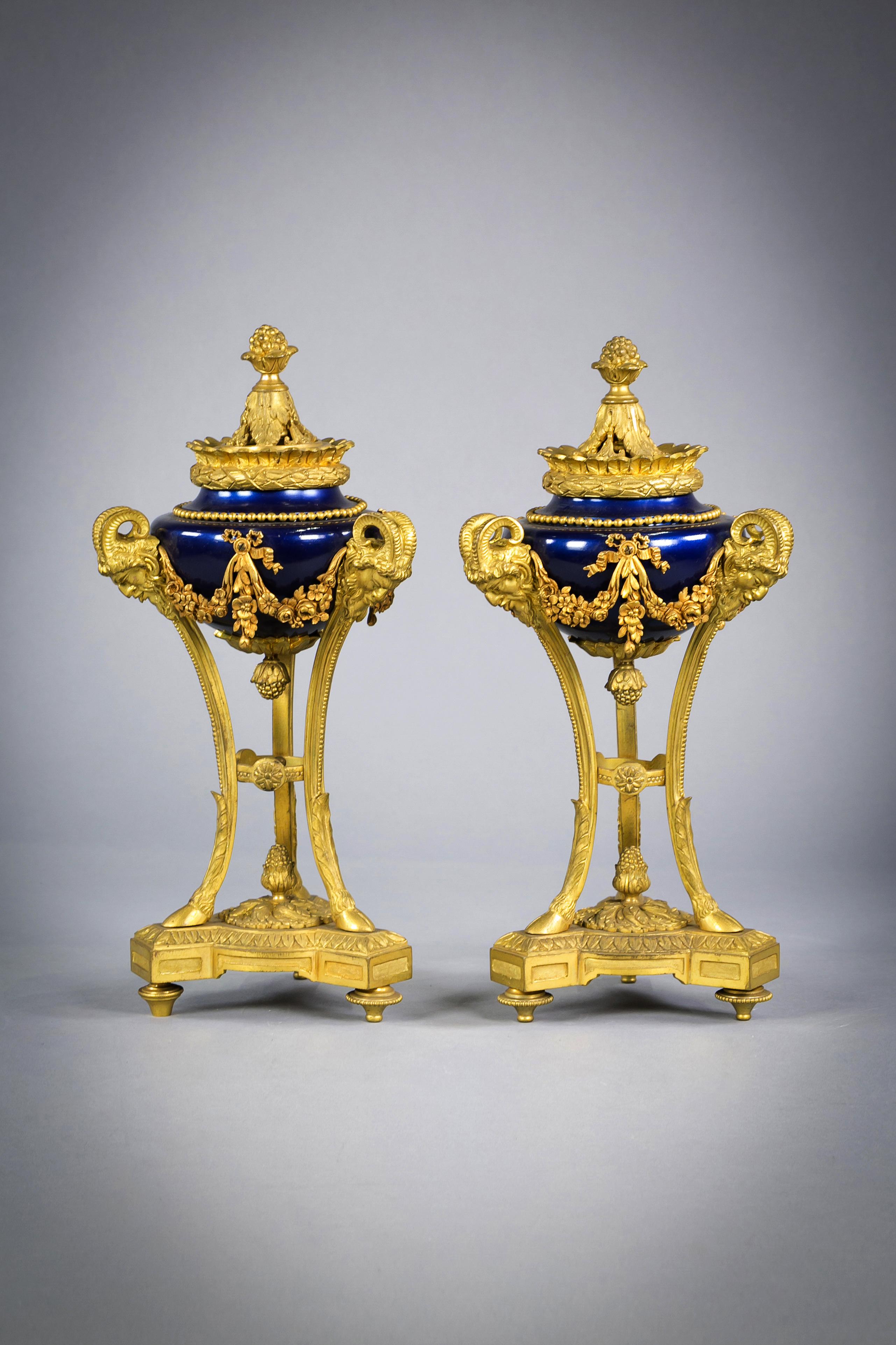 Pair of Empire Style Bronze and Iridescent Glazed Cassolettes, circa 1875 In Excellent Condition For Sale In New York, NY