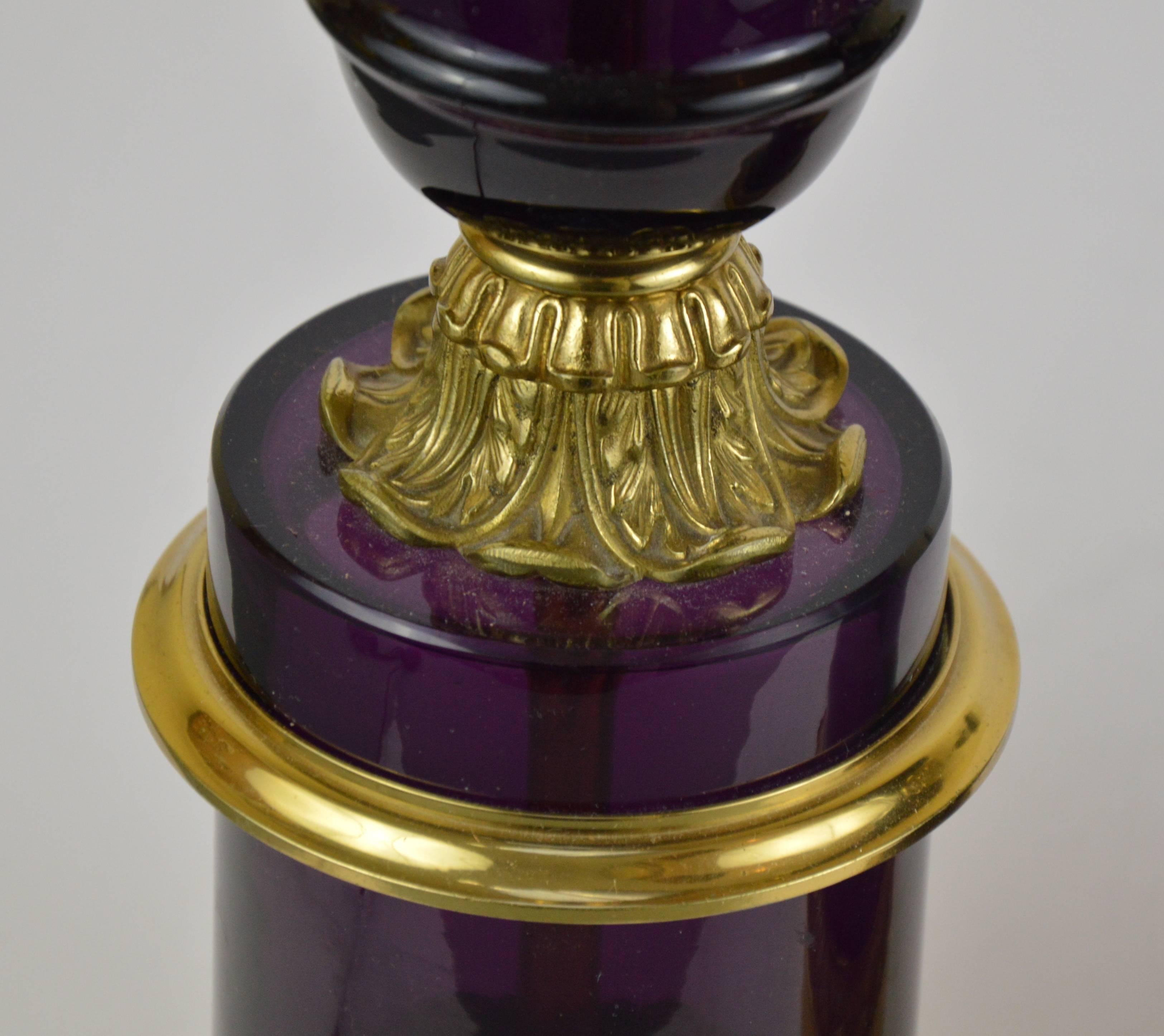 Pair of Empire Style Bronze Mounted Amethyst Glass Lamps In Good Condition In Brussels, BE