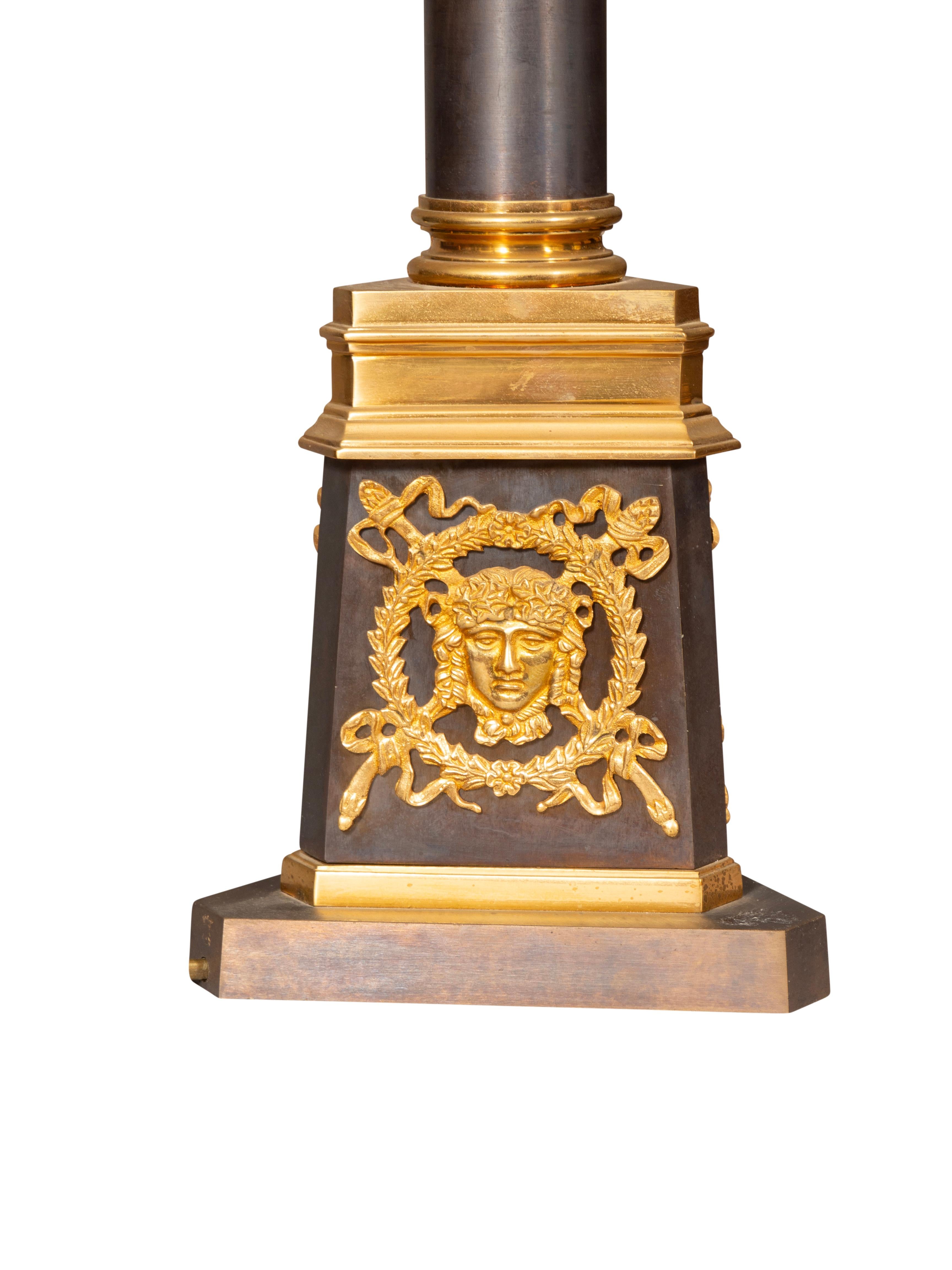 Bronzo Coppia di lampade da tavolo in bronzo in stile impero in vendita