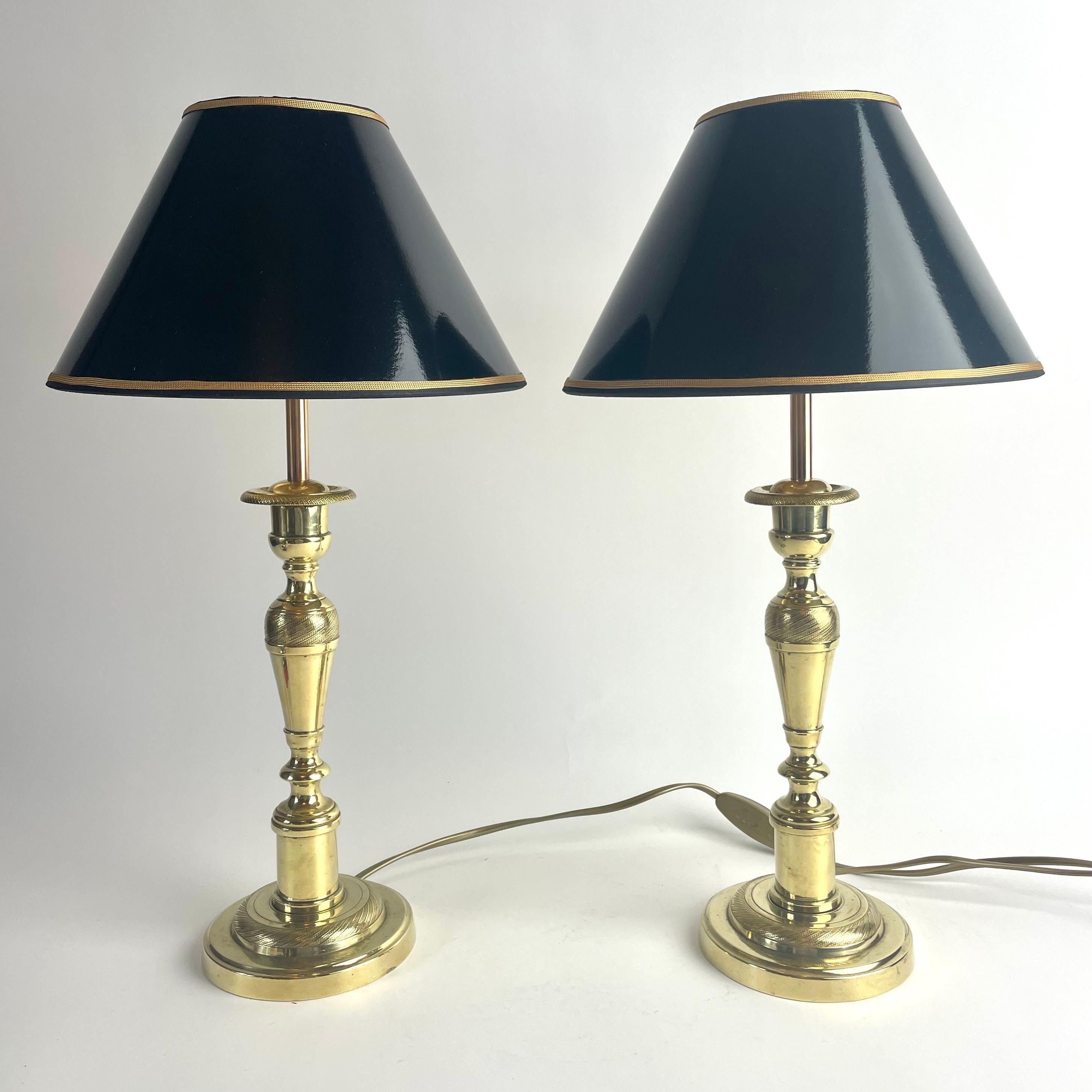 Français Paire de lampes de table en bronze de style Empire, France, début du 19e siècle en vente