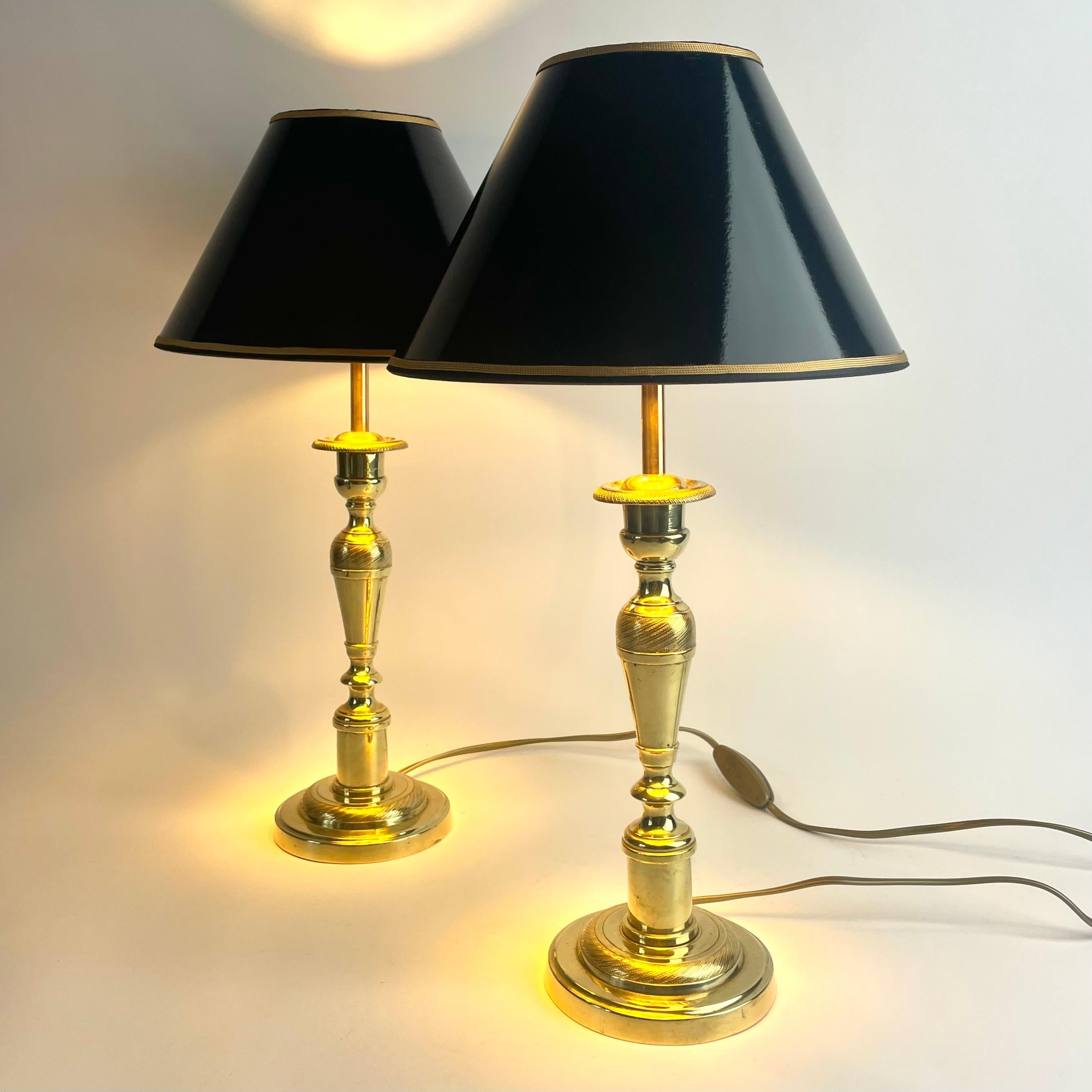 Paire de lampes de table en bronze de style Empire, France, début du 19e siècle Bon état - En vente à Knivsta, SE