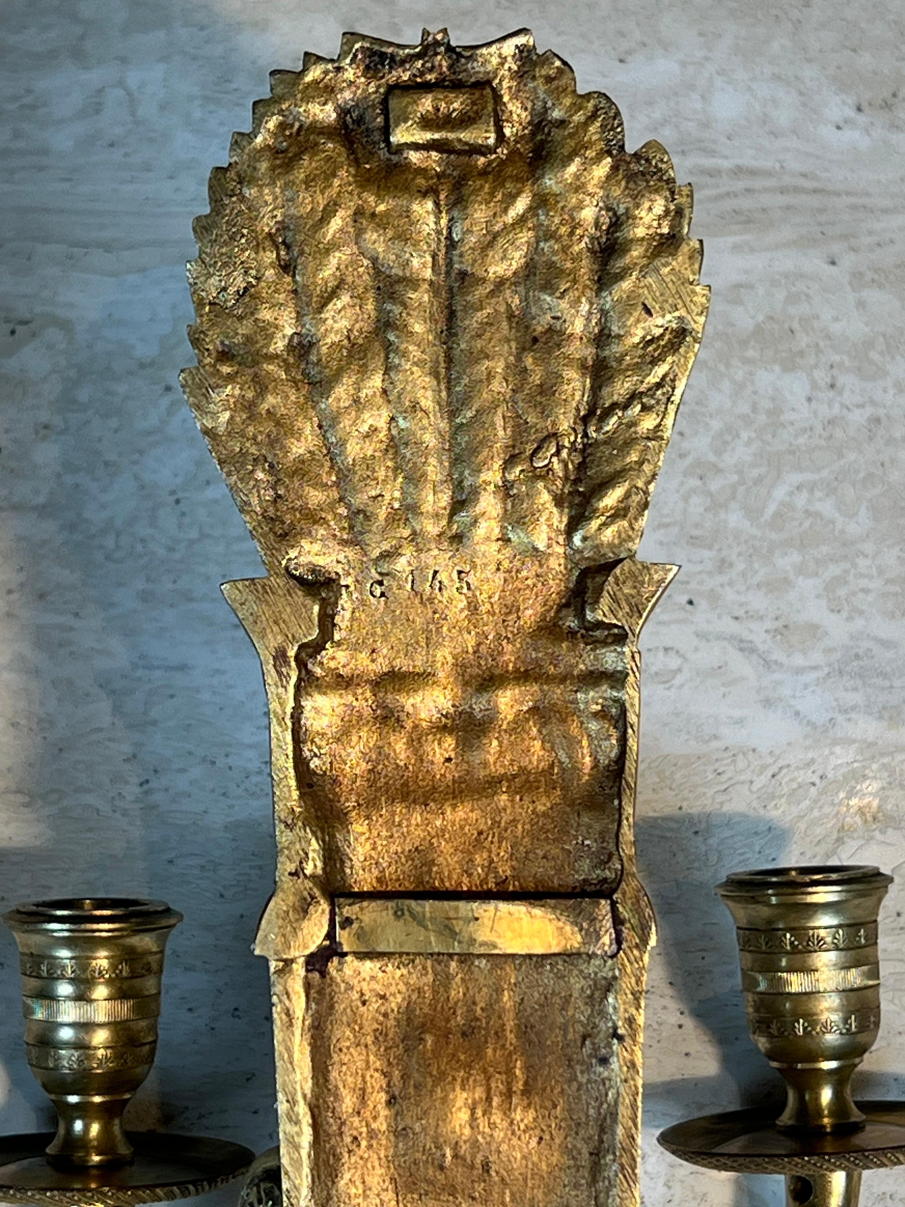 Coppia di luci da parete in bronzo in stile impero, modello Faretra in vendita 7