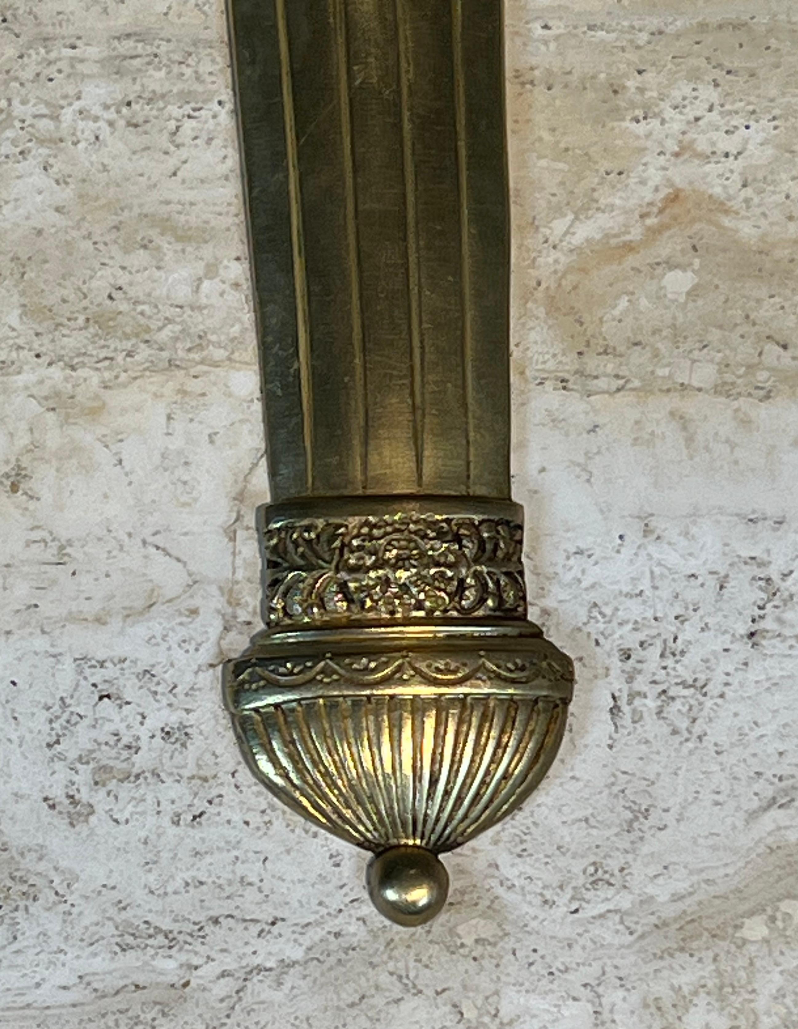 Coppia di luci da parete in bronzo in stile impero, modello Faretra in vendita 12