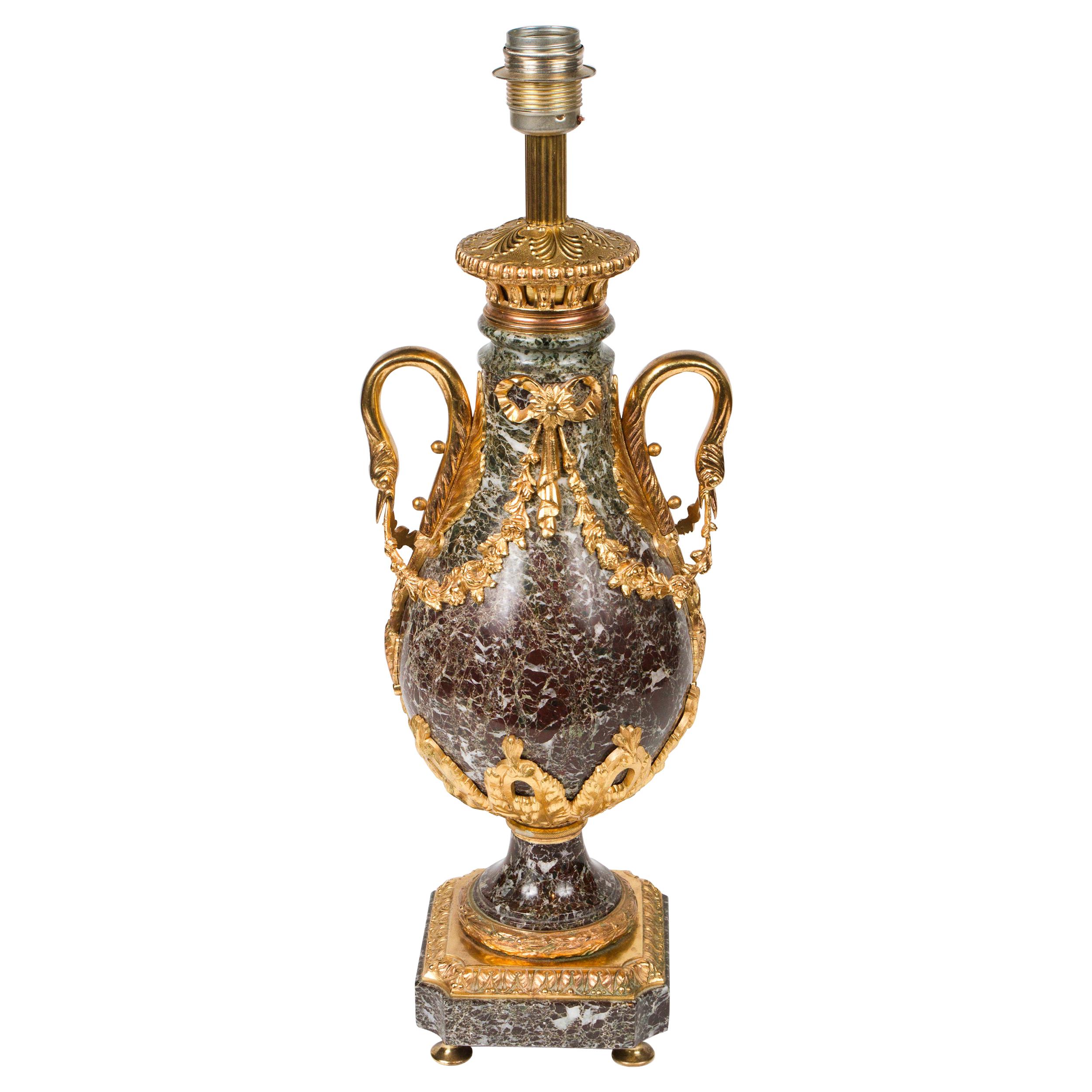 Paire de lampes de style Empire en bronze doré et marbre de Levanto