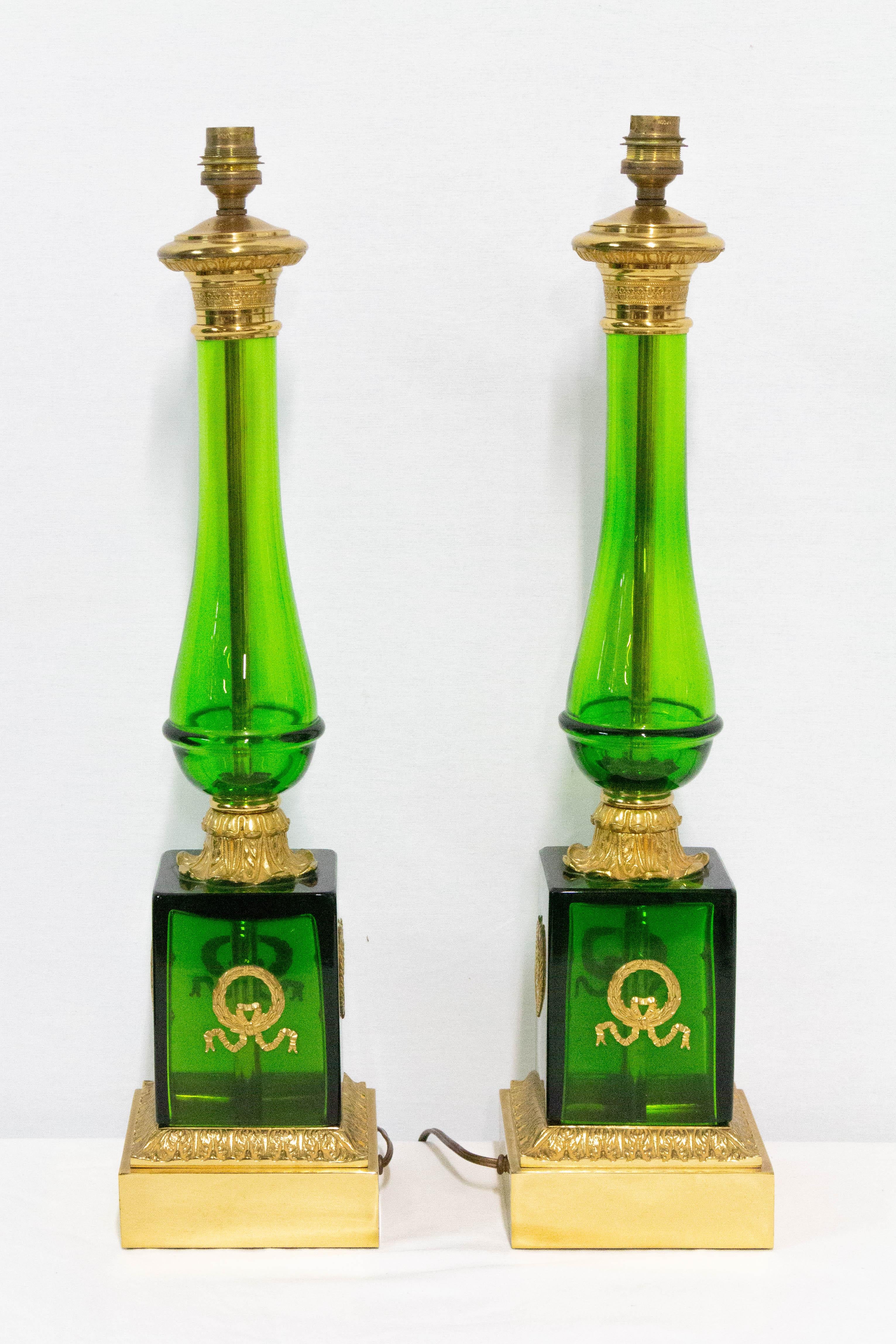 French pair of column table lamp, Empire style, brass and glass circa 1960
These can be rewired to USA and EU or UK standards.
Very good condition

For shipping:
14/26/56 cm 3.3 kg.