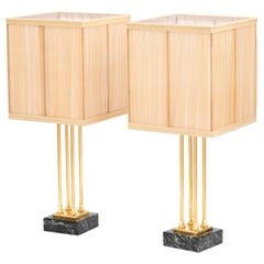 Paire de lampes de style Empire en bronze doré et marbre:: 1970