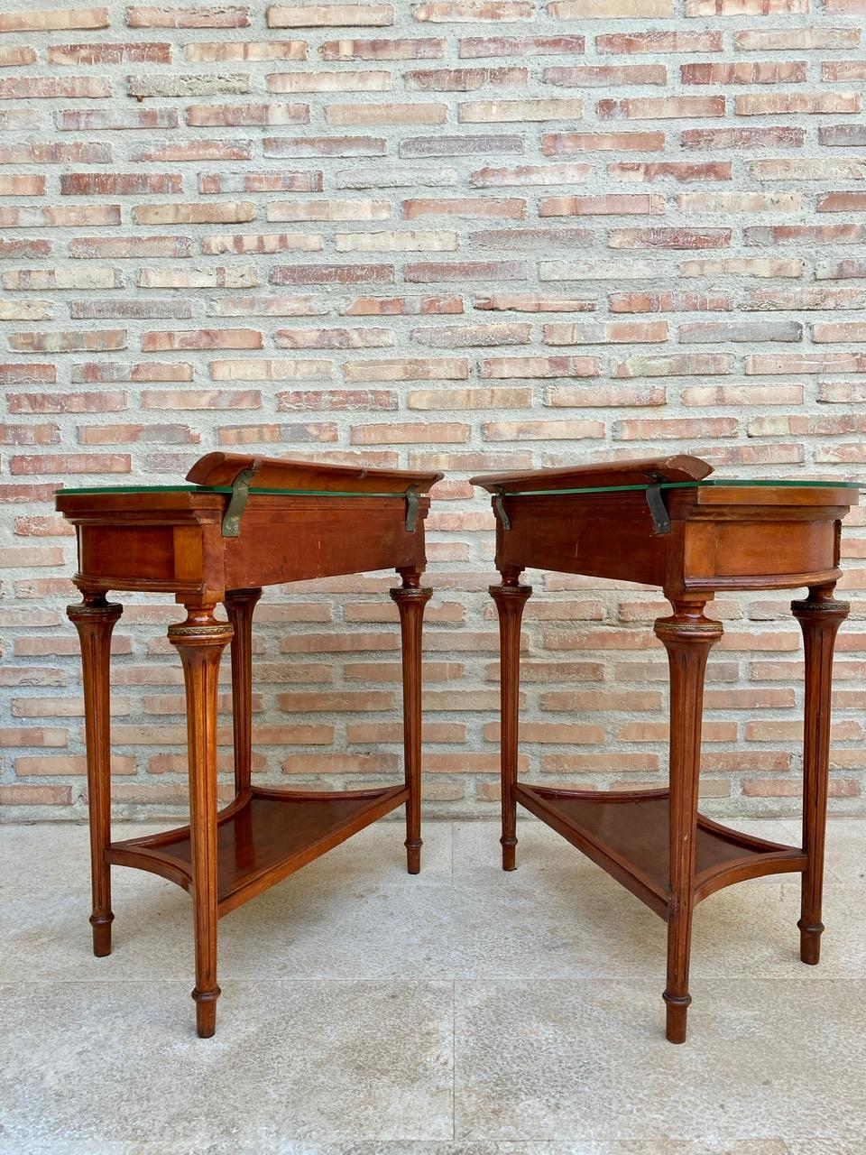 Pair of Empire Style Mahogany Wood Nightstands, 1930s For Sale 1