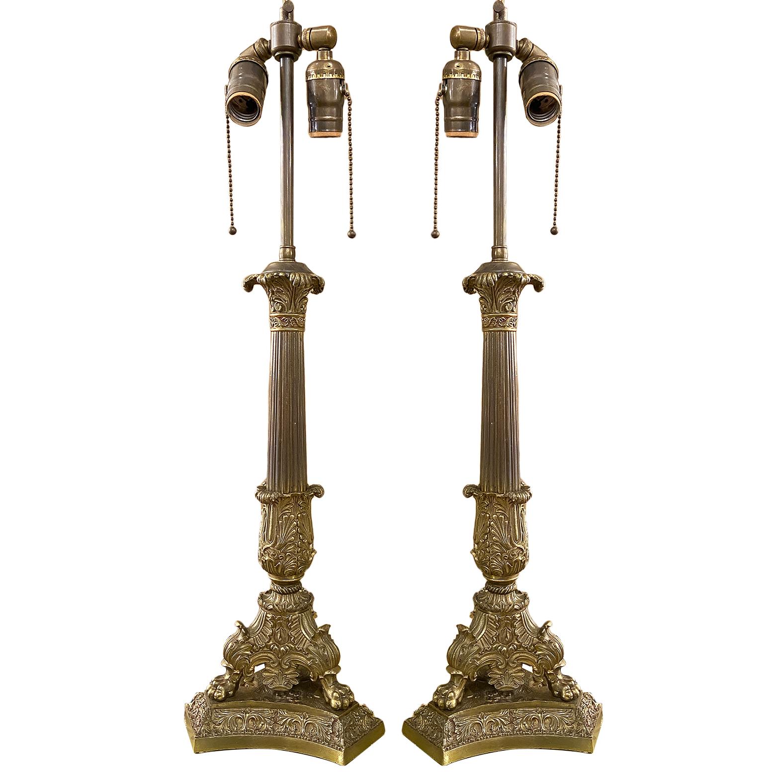 Bronze Paire de lampes de table de style Empire en vente