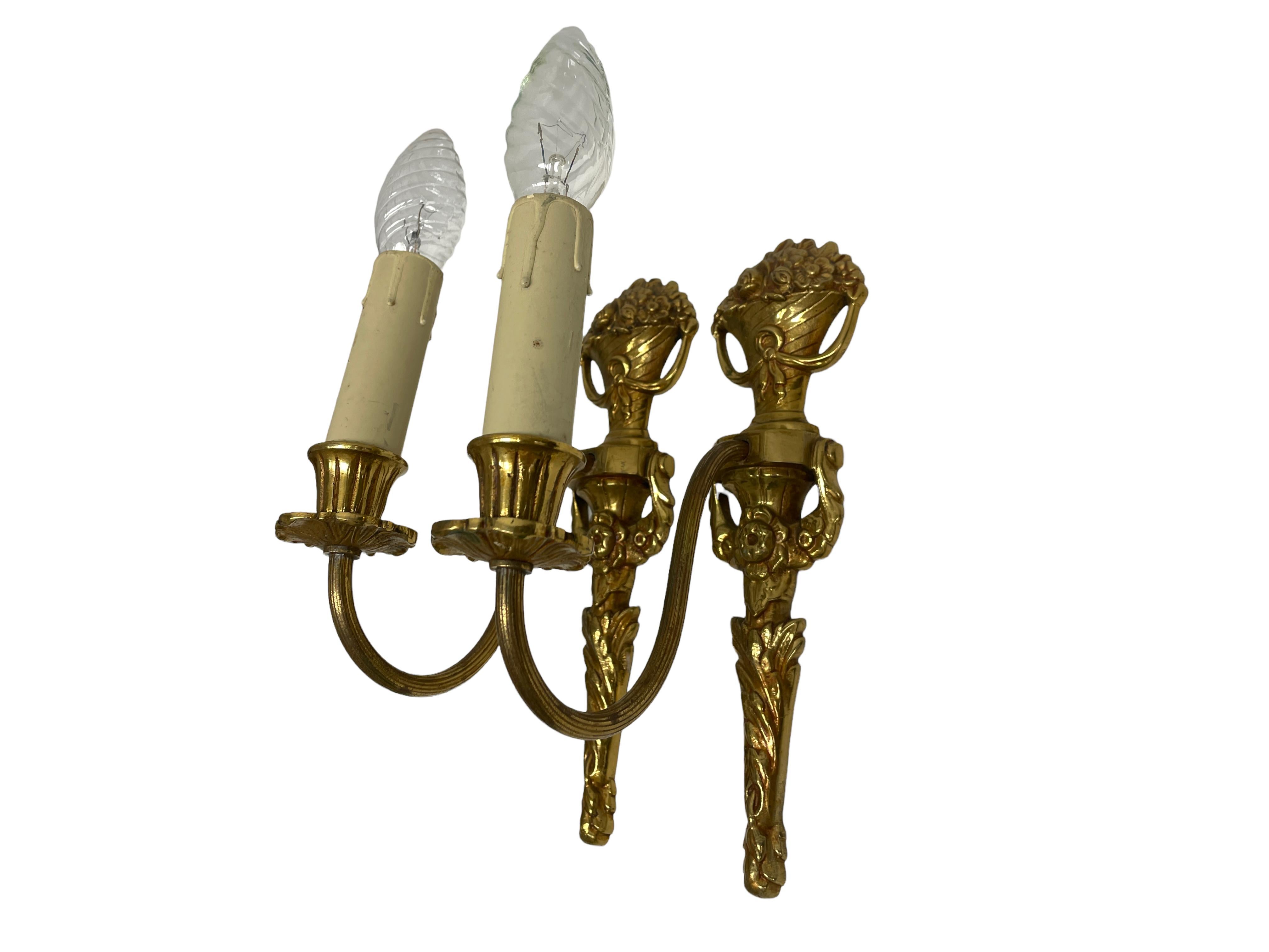Pair of Empire Wall Sconces in Bronze with Flower Basket Motif, Sweden, 1950s In Good Condition For Sale In Nuernberg, DE