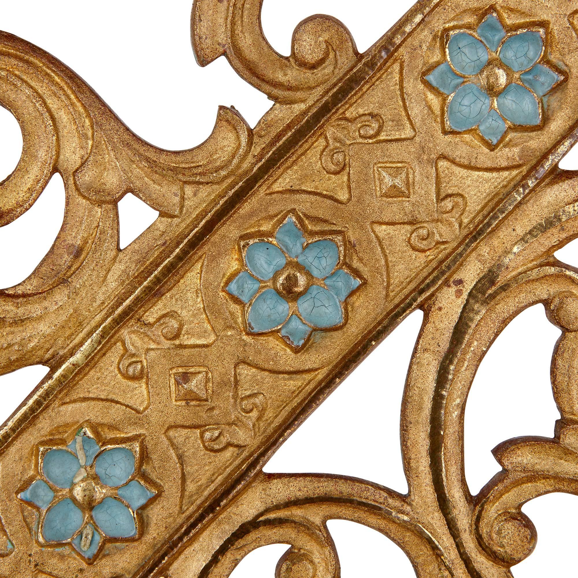 XIX secolo Coppia di candelieri da altare in smalto e bronzo dorato in vendita