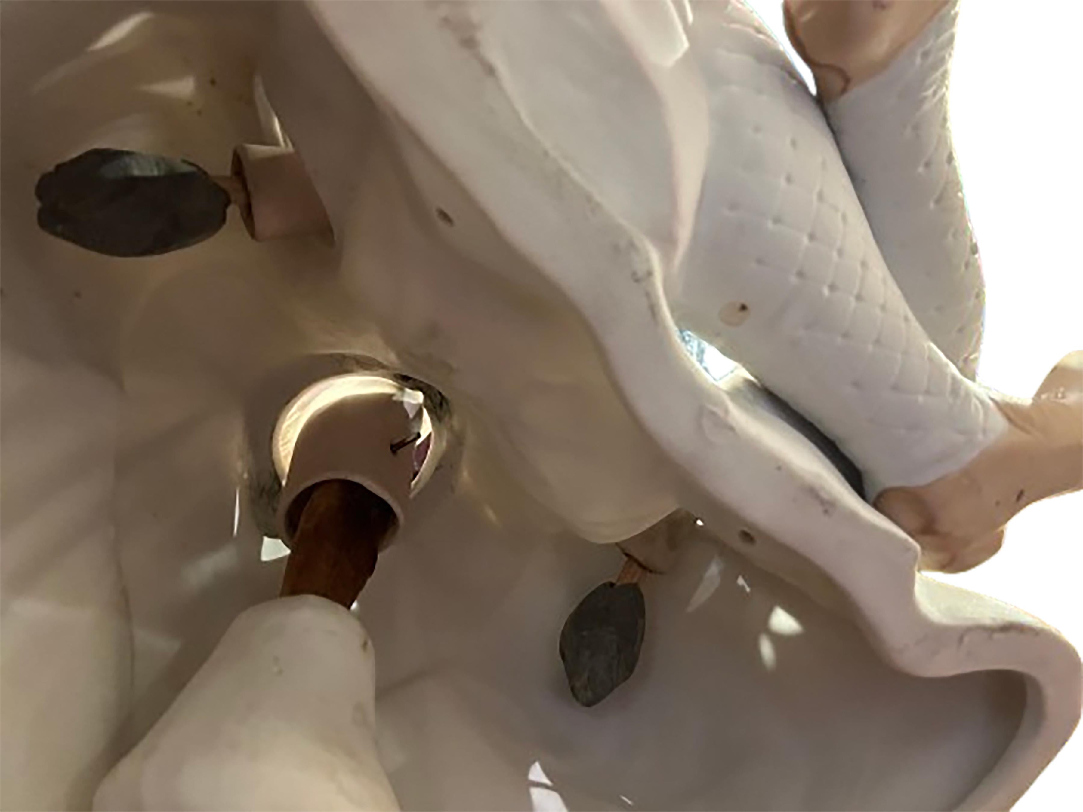 Ein Paar emaillierte Biskuit-Porzellan-Figuren, Germanic Nodder, Zirkusfiguren im Zustand „Gut“ in Dallas, TX