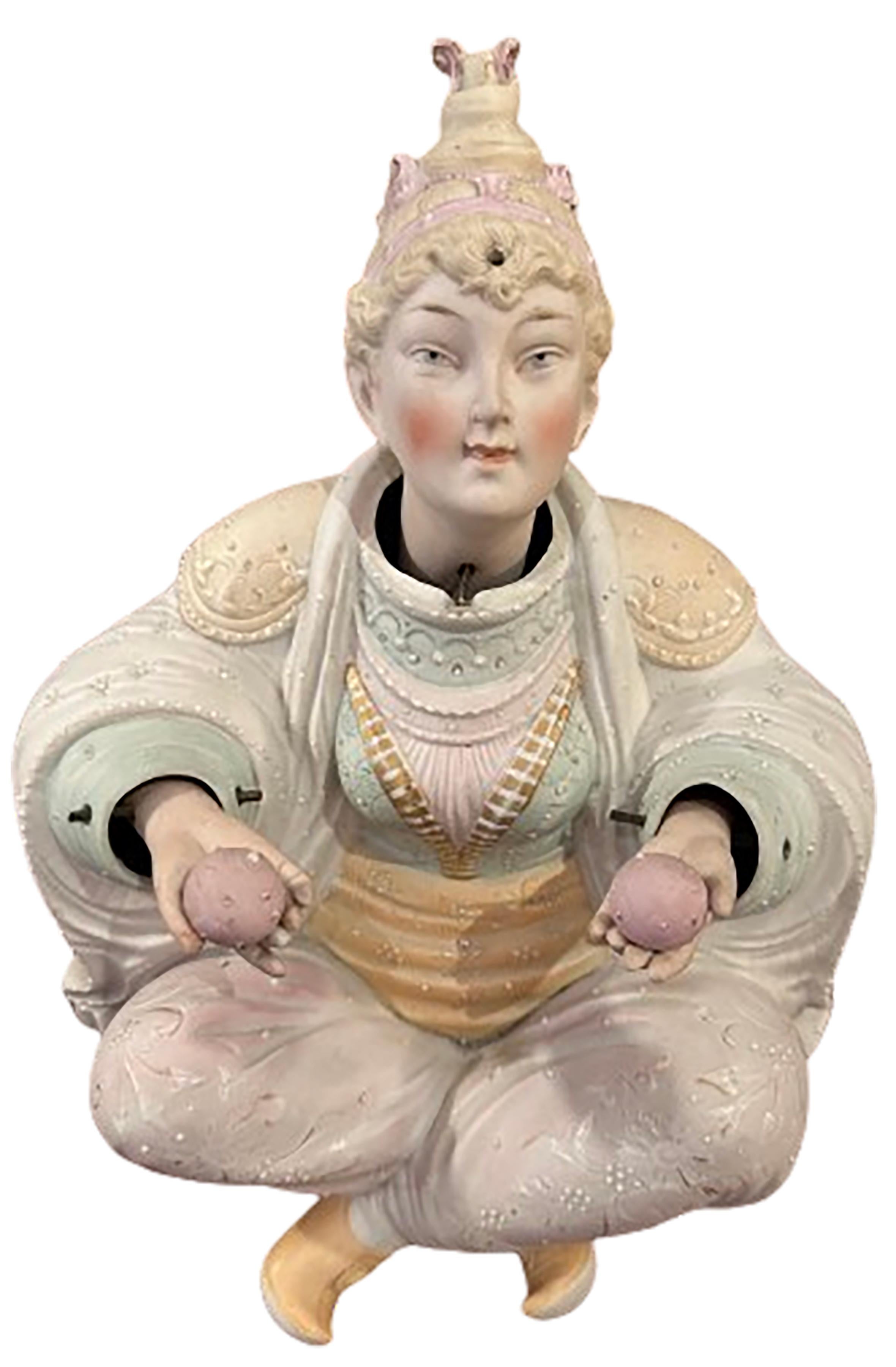 Ein Paar emaillierte Biskuit-Porzellan-Figuren, Germanic Nodder, Zirkusfiguren 2
