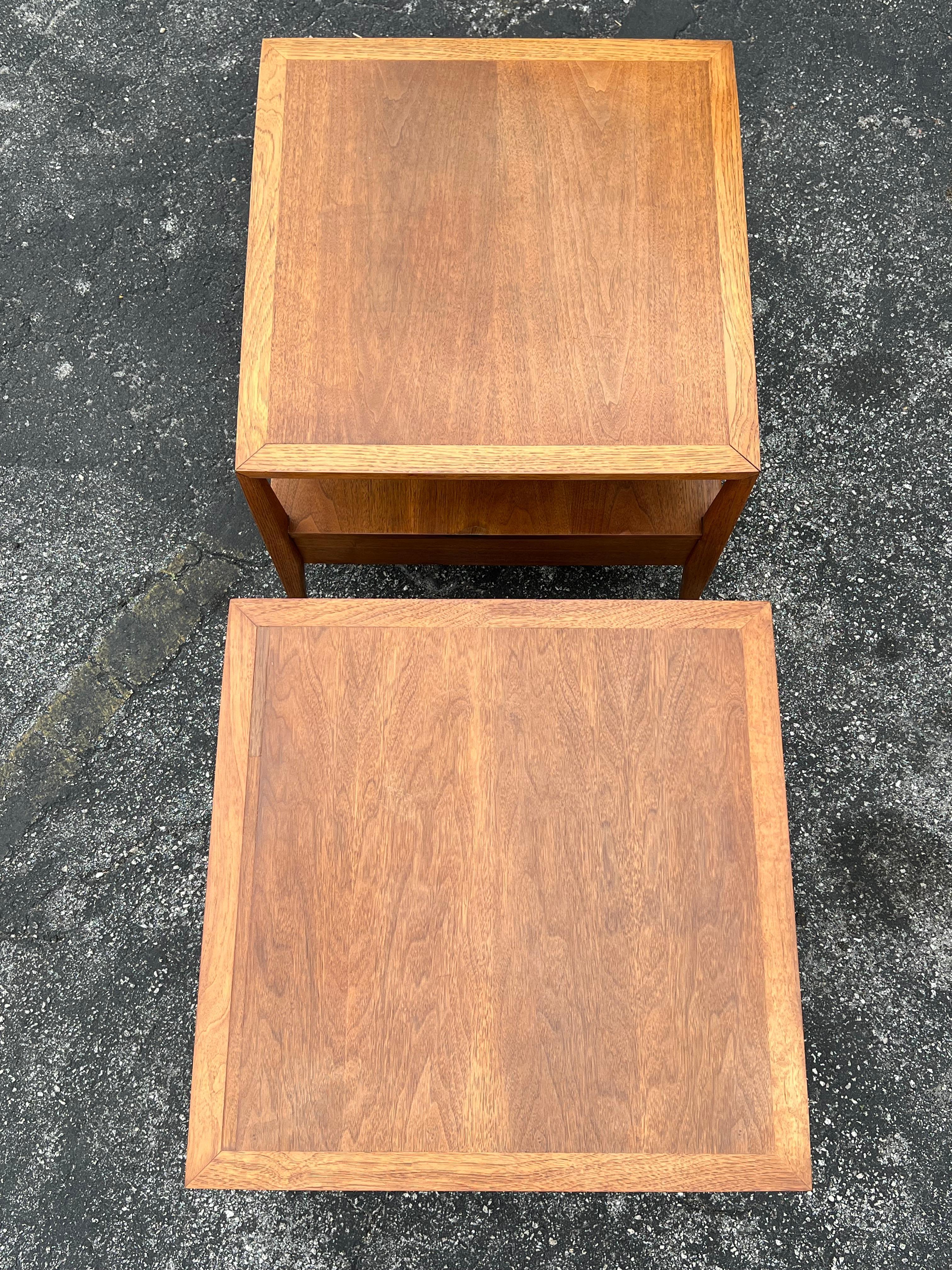 Pareja de mesas auxiliares grandes con cajones de Century Furniture en venta 6