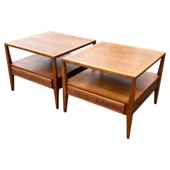 Paire de grandes tables d'appoint par Century Furniture avec tiroirs