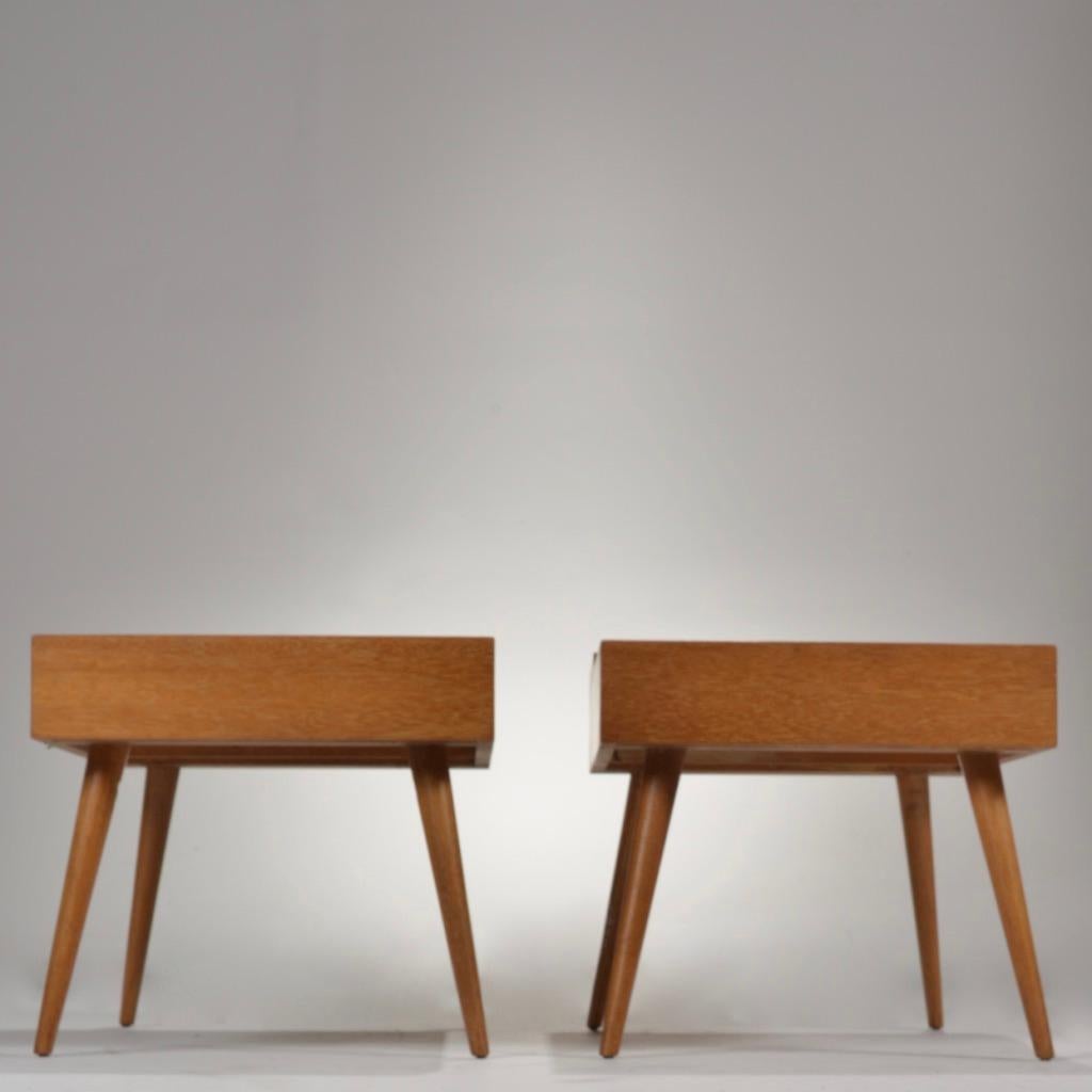 Mid-Century Modern Pair of End Tables by John Keal for Brown Saltman of California For Sale