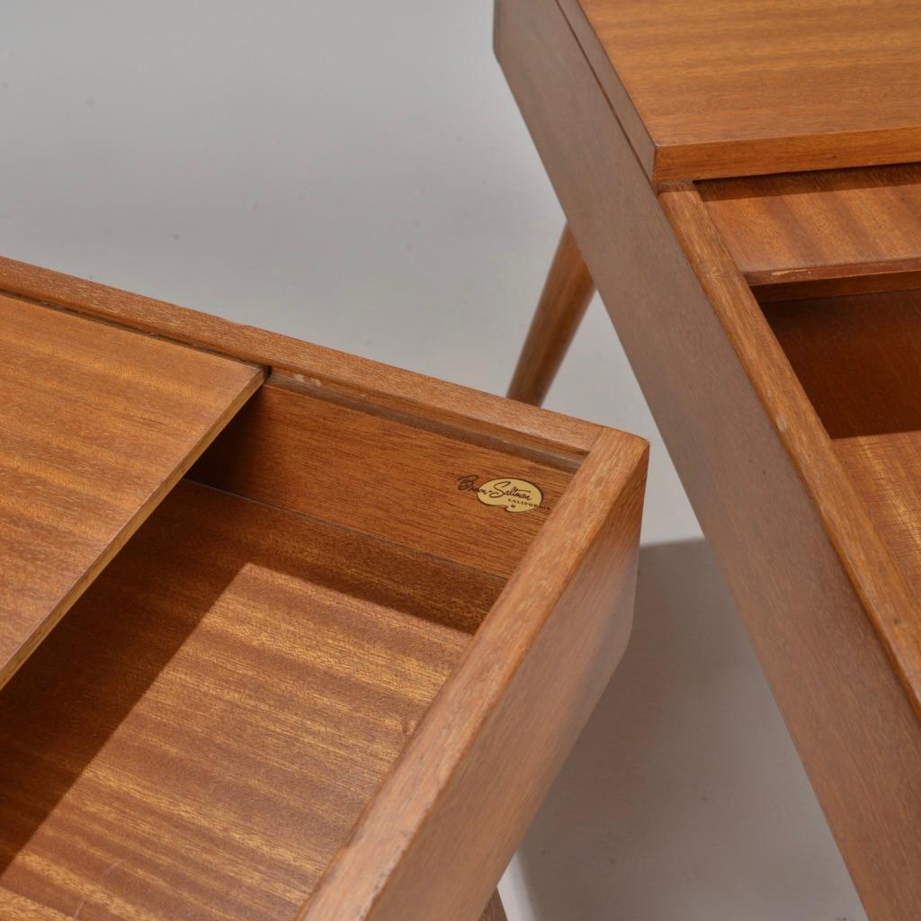 Pair of End Tables by John Keal for Brown Saltman of California In Excellent Condition For Sale In Los Angeles, CA