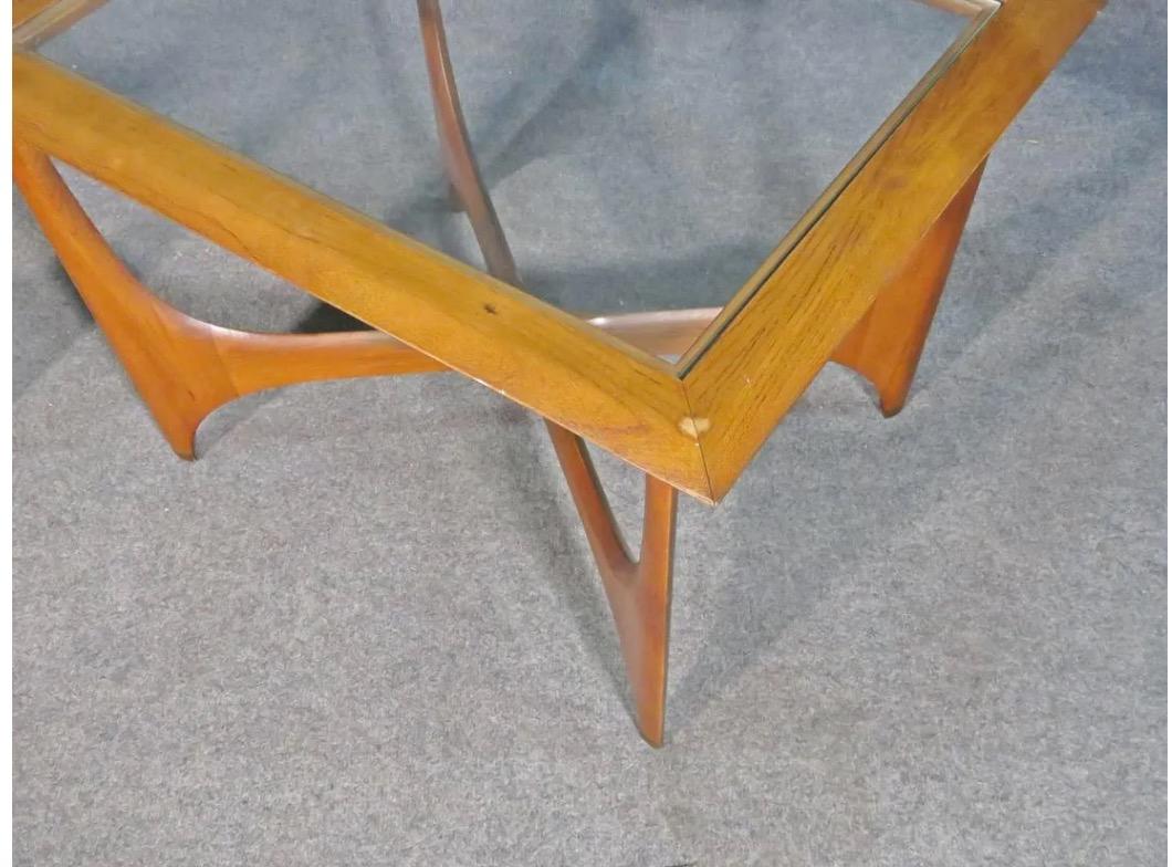 Mid-Century Modern Pair of End Tables by Lane Furniture For Sale