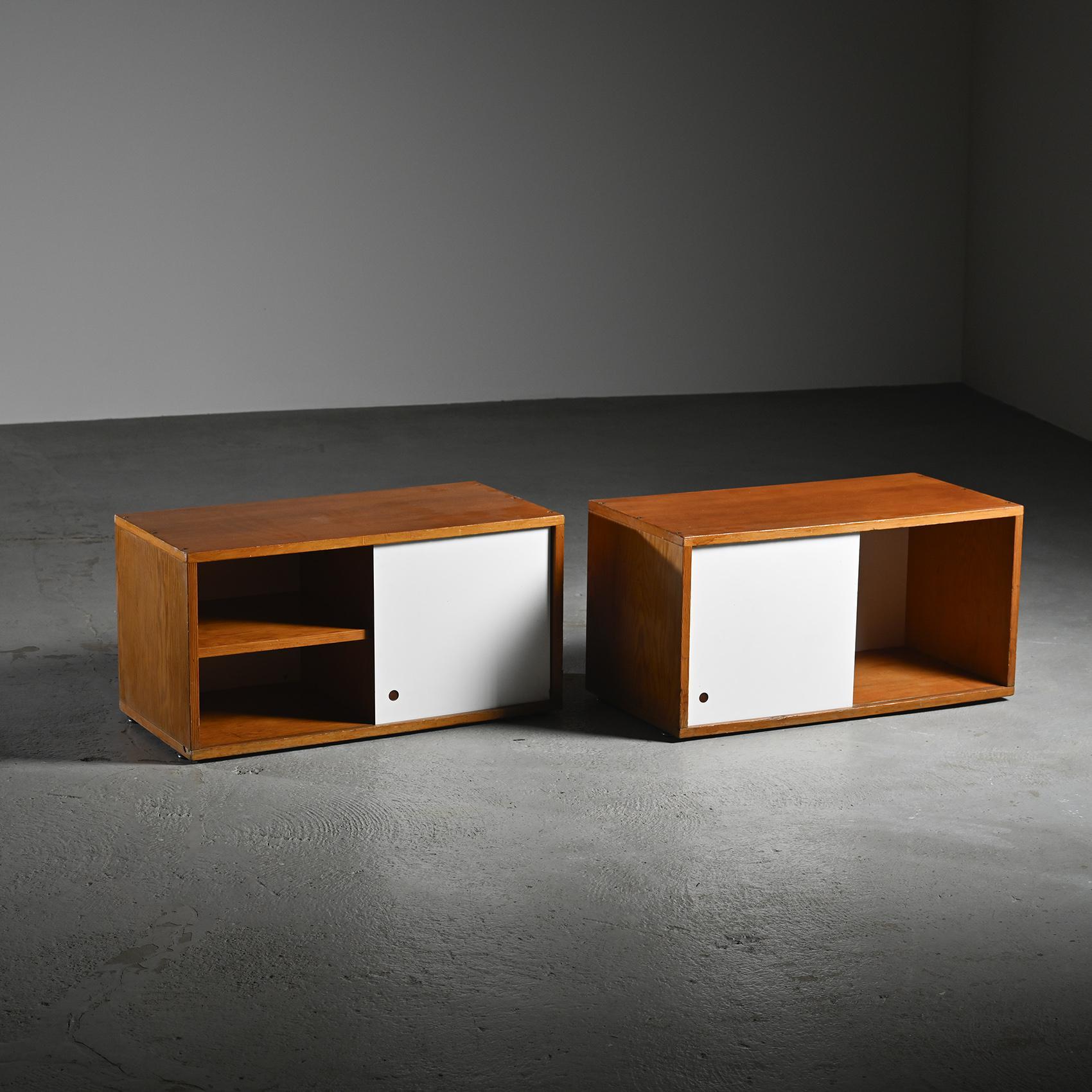 Pair of end tables by Pierre Guariche for La Plagne, circa 1965 For Sale 4