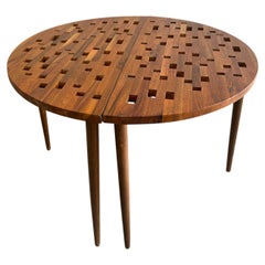 Ein Paar Beistelltische / maßgefertigter Couchtisch aus massivem Nussbaumholz, USA, ca. 1960er Jahre