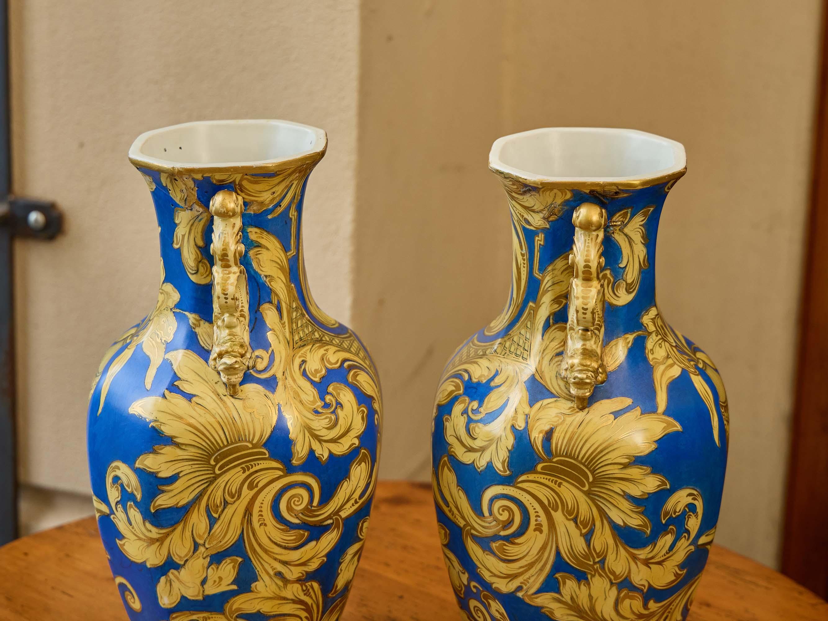 Pair of English 1840s Mason’s Ironstone Lidded Vases with Blue & Gilt Scrollwork For Sale 3