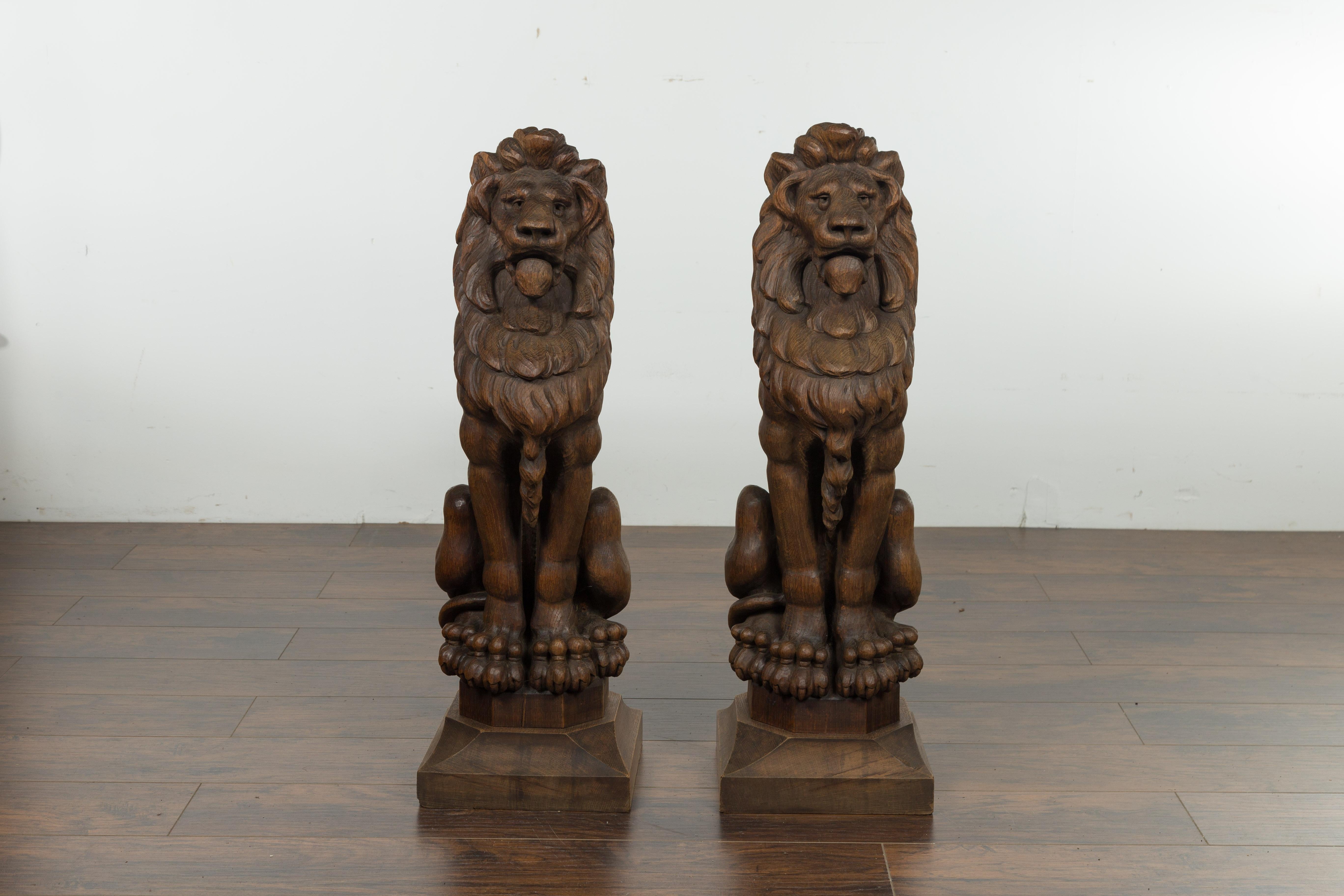 Pair of English 1880s Large Carved Oak Lions on Square Bases In Good Condition In Atlanta, GA