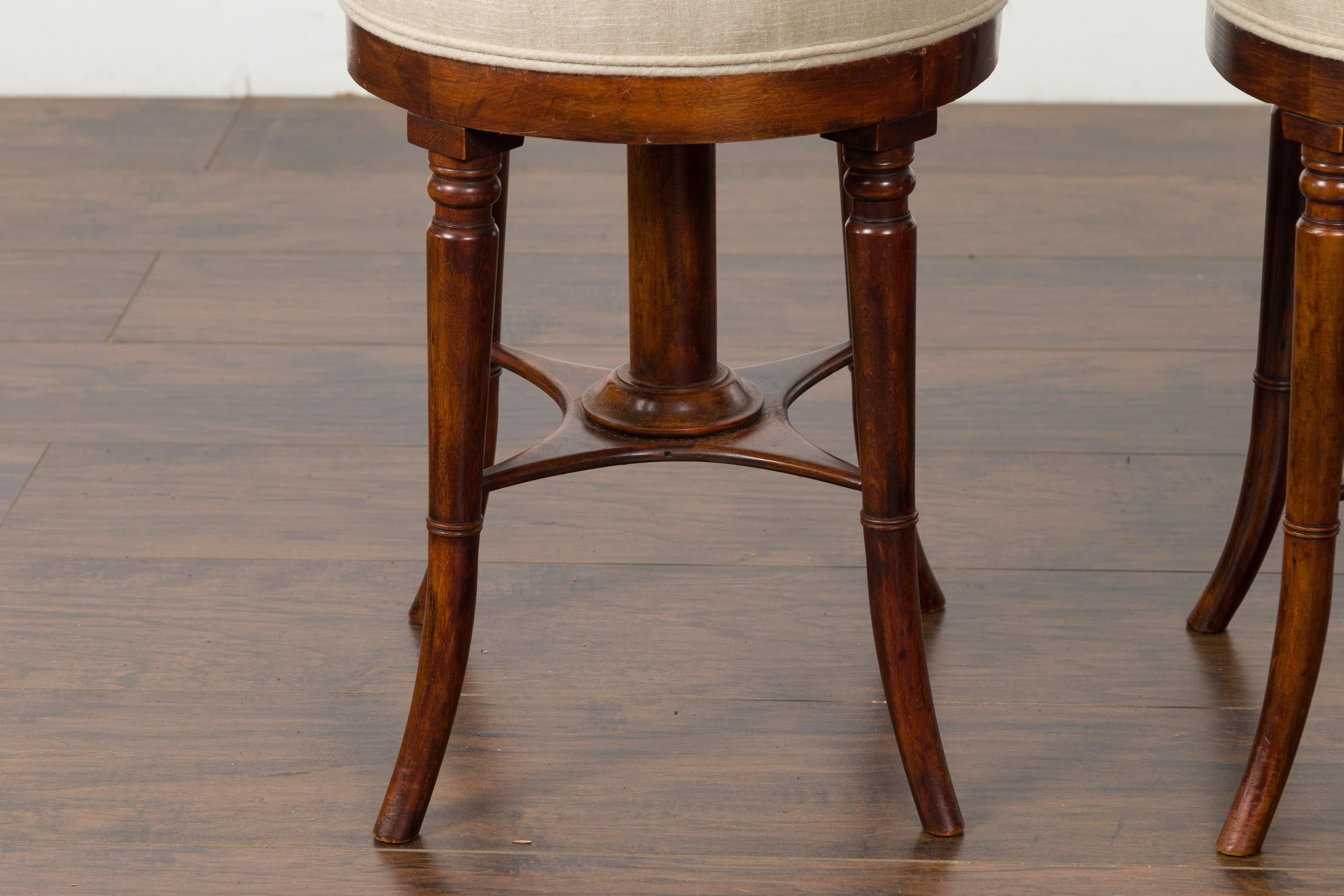 Pair of English 1920s Mahogany Stools with Turned Legs and New Upholstery For Sale 4