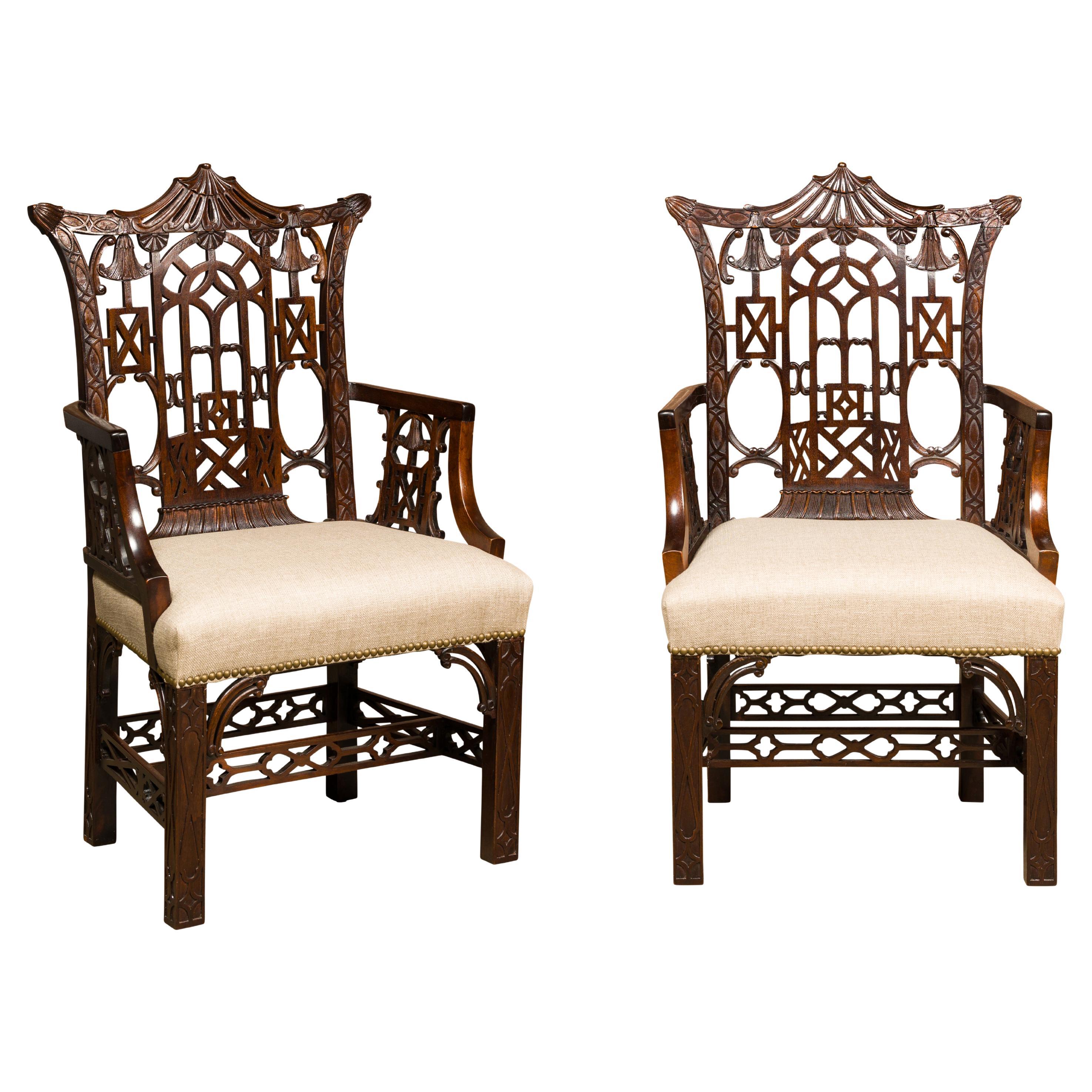 Paar englische Chippendale-Sessel des 19. Jahrhunderts mit gepolsterten Sitzen