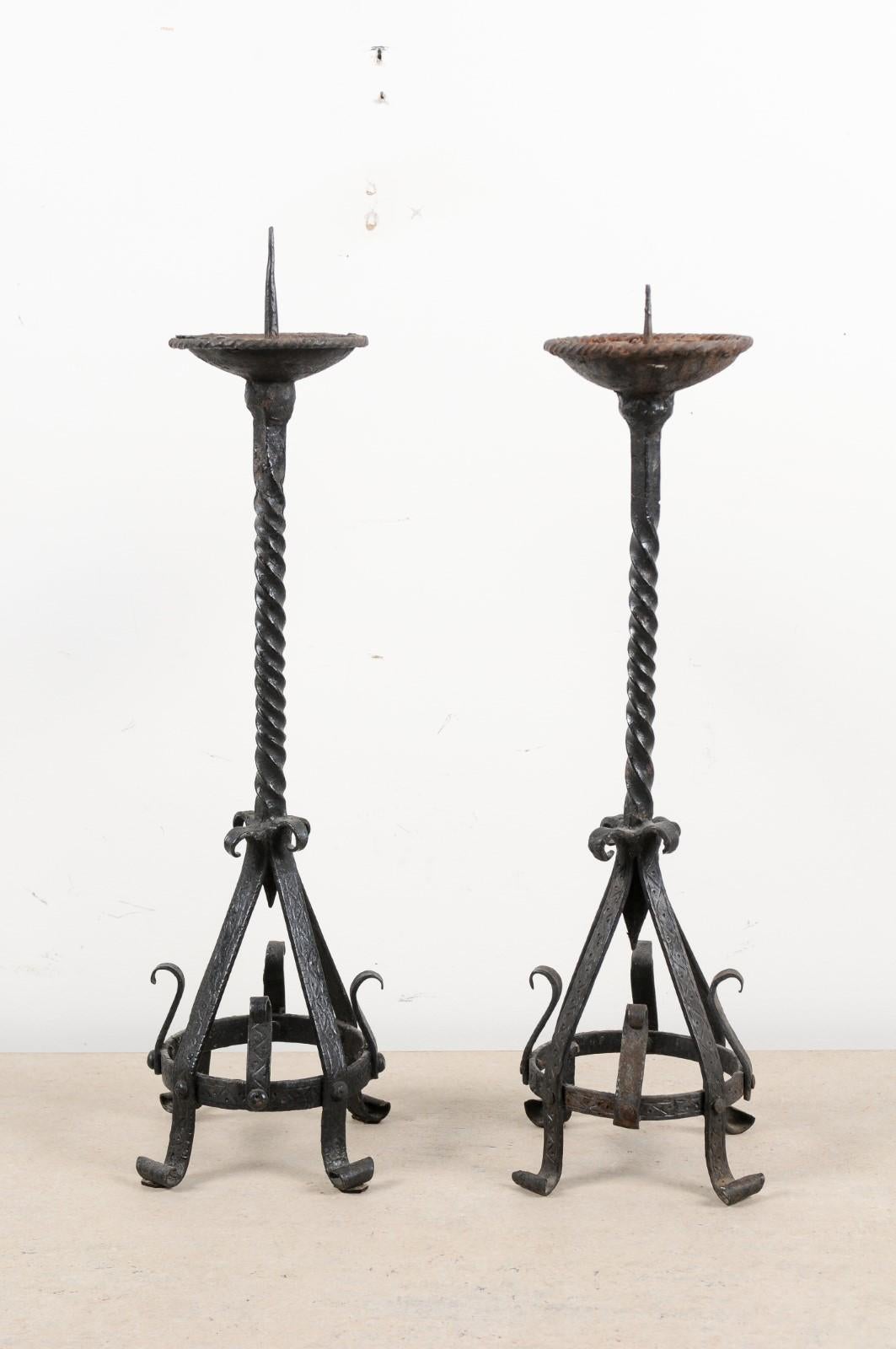 Pair of English 19th Century Iron Candlesticks with Twisted and Scrolled Motifs For Sale 7